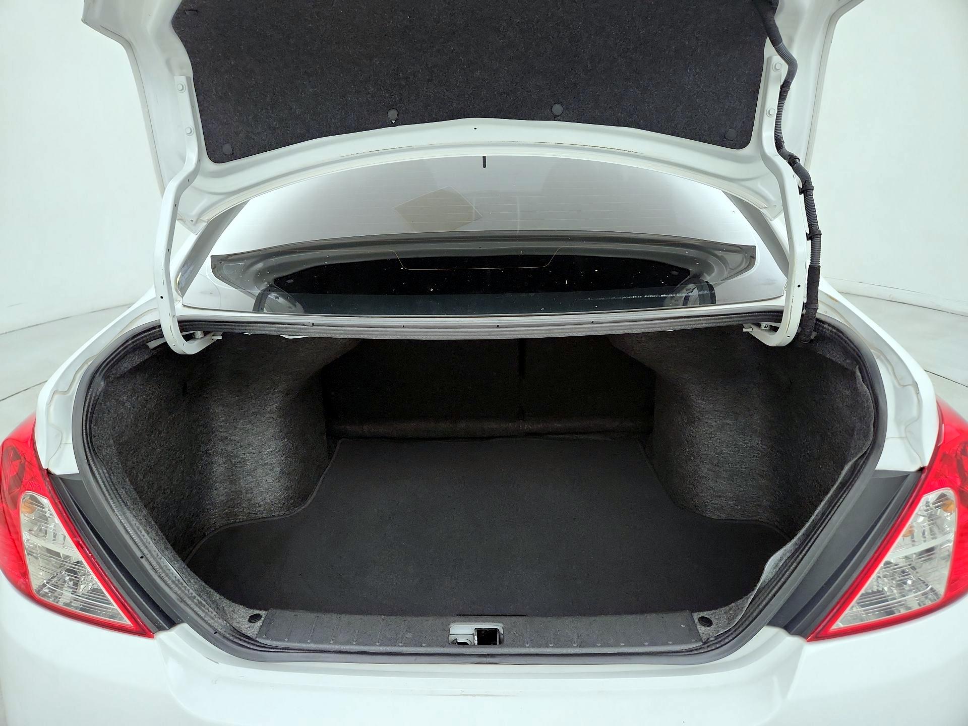 Thumbnail: 2018 Nissan Versa - 20