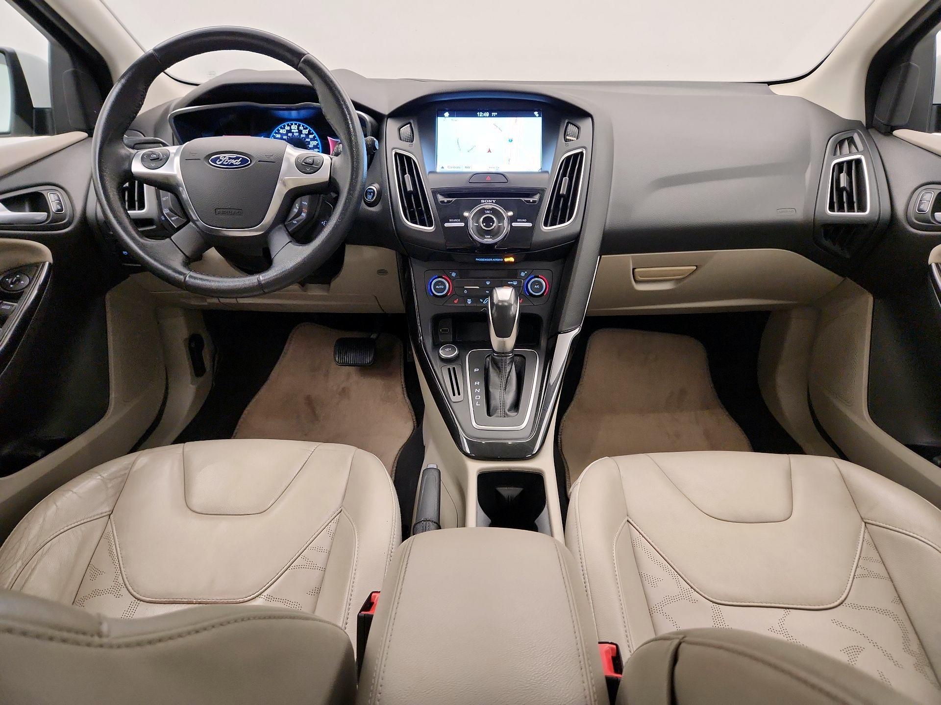 Thumbnail: 2016 Ford Focus - 9