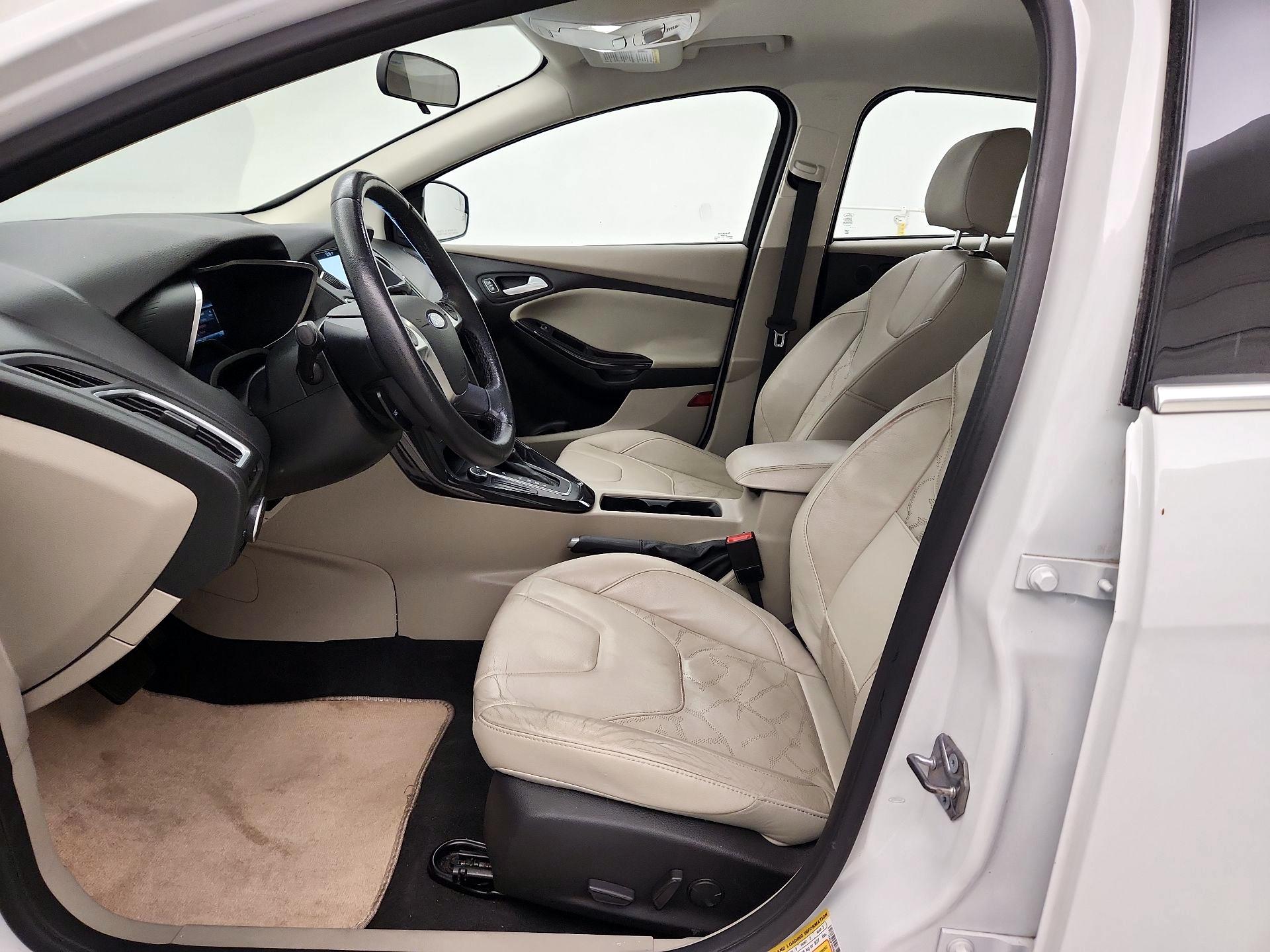 Thumbnail: 2016 Ford Focus - 11