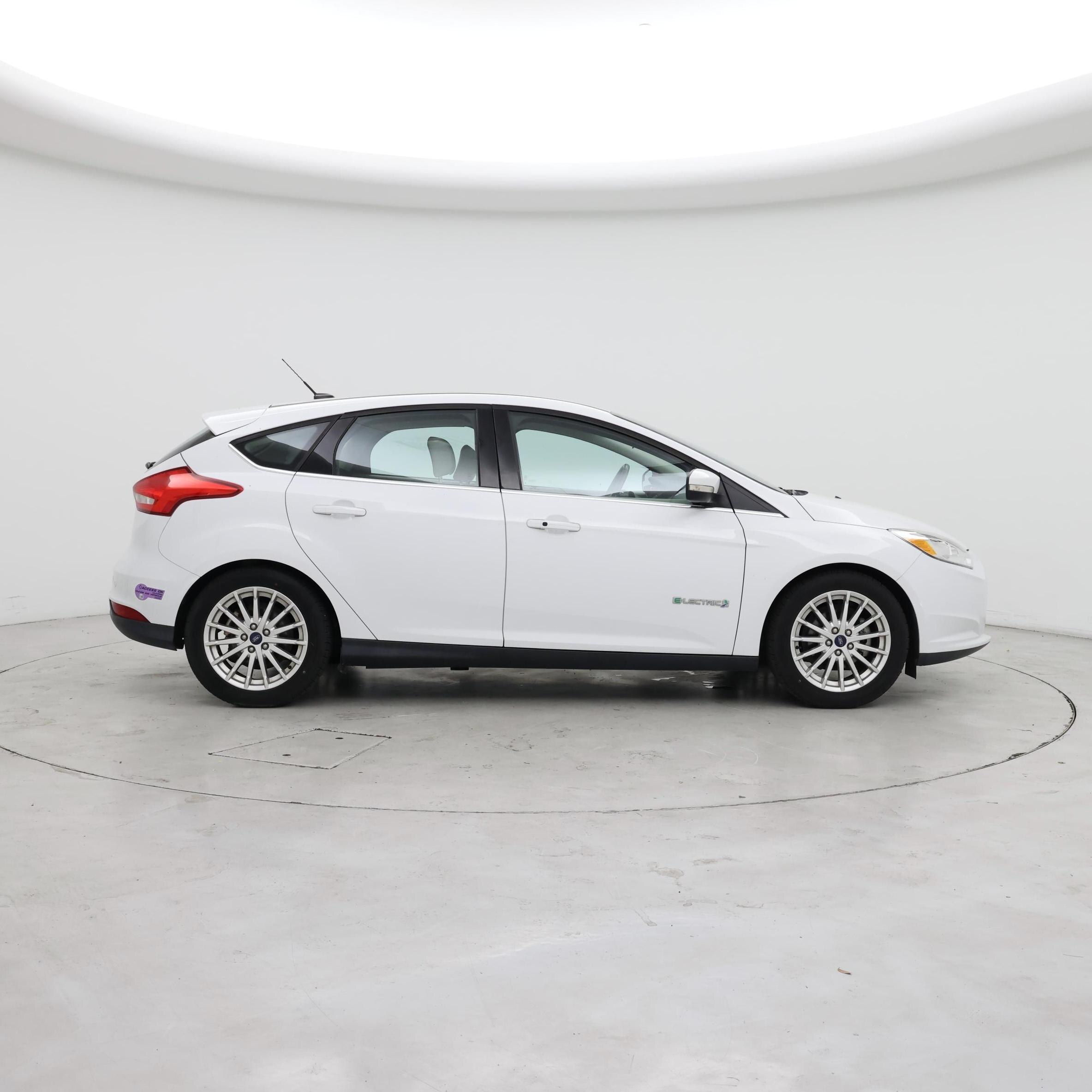 Thumbnail: 2016 Ford Focus - 7