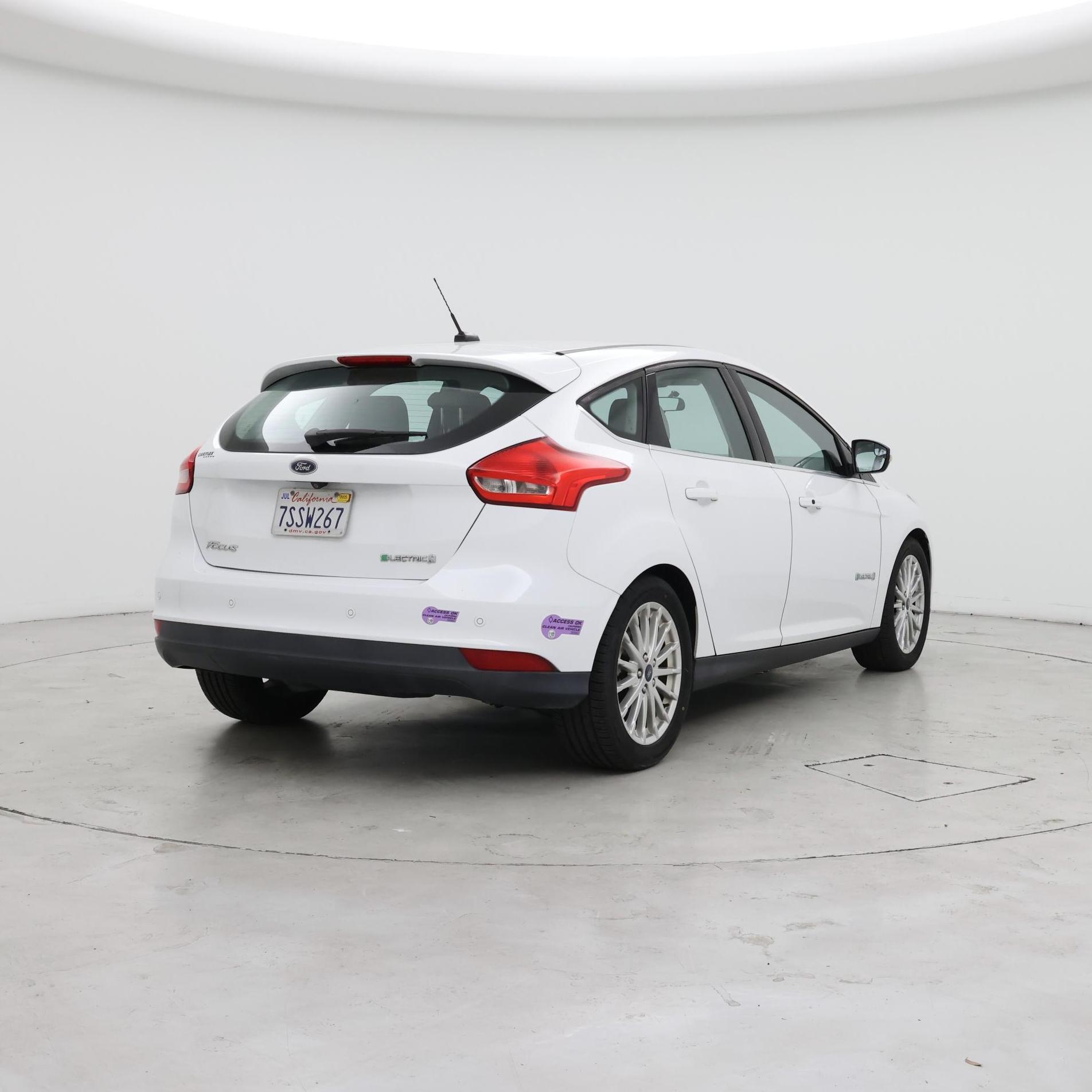 Thumbnail: 2016 Ford Focus - 8