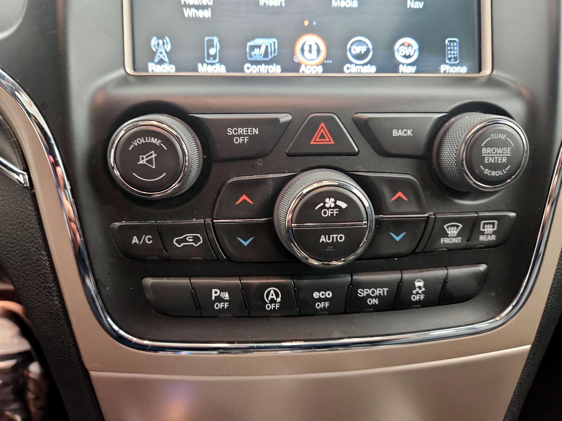 Thumbnail: 2017 Jeep Grand Cherokee - 16