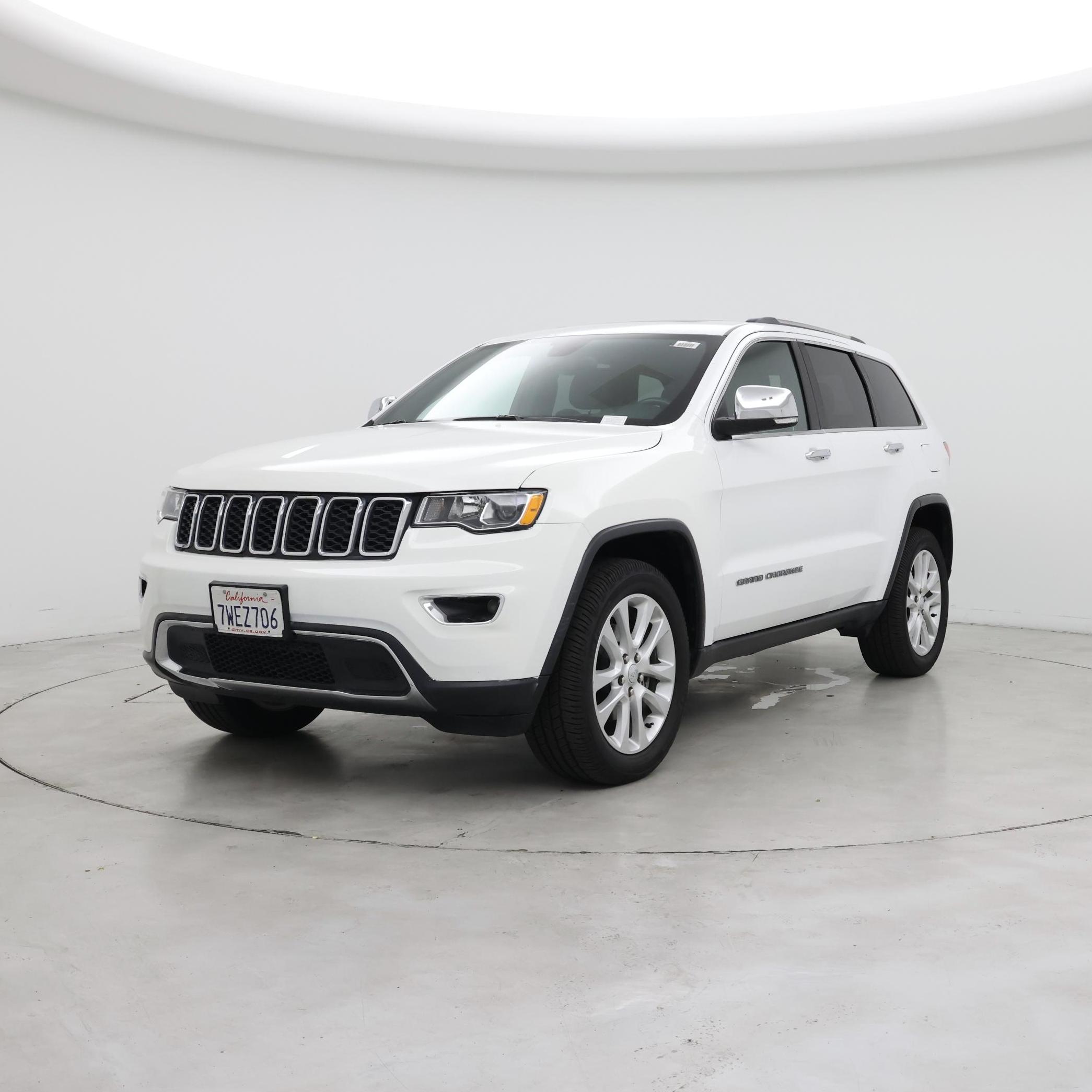 Thumbnail: 2017 Jeep Grand Cherokee - 4