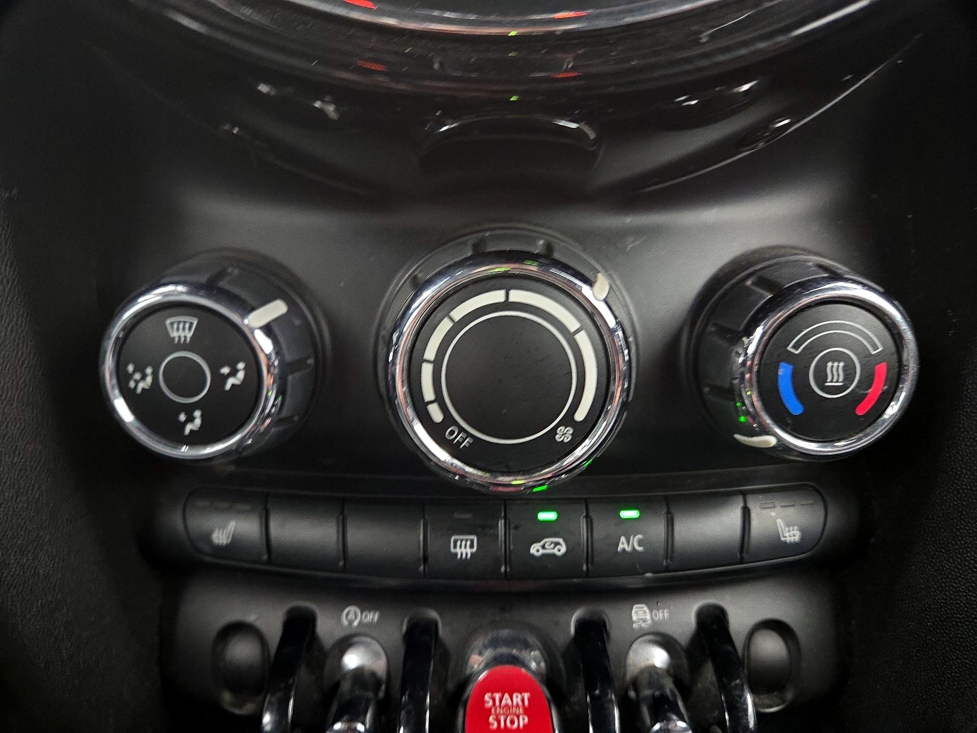 Thumbnail: 2019 MINI Cooper - 17