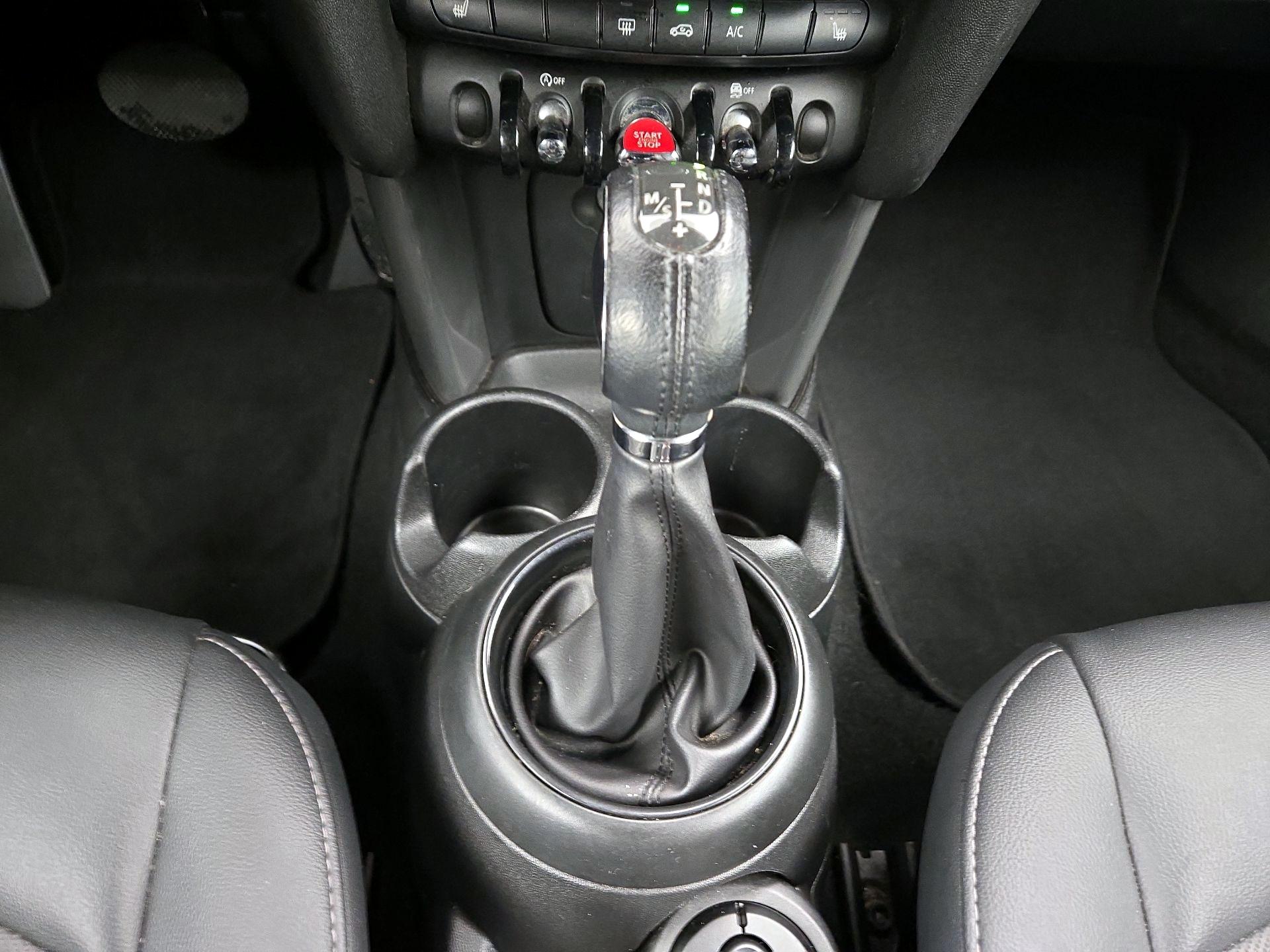 Thumbnail: 2019 MINI Cooper - 18