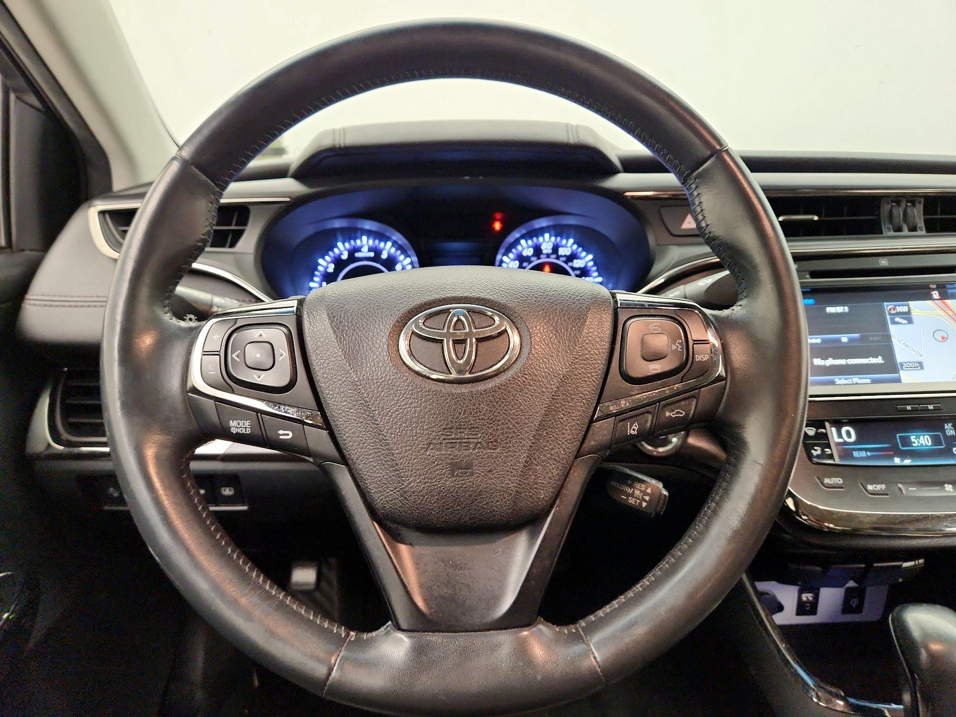 Thumbnail: 2016 Toyota Avalon - 10