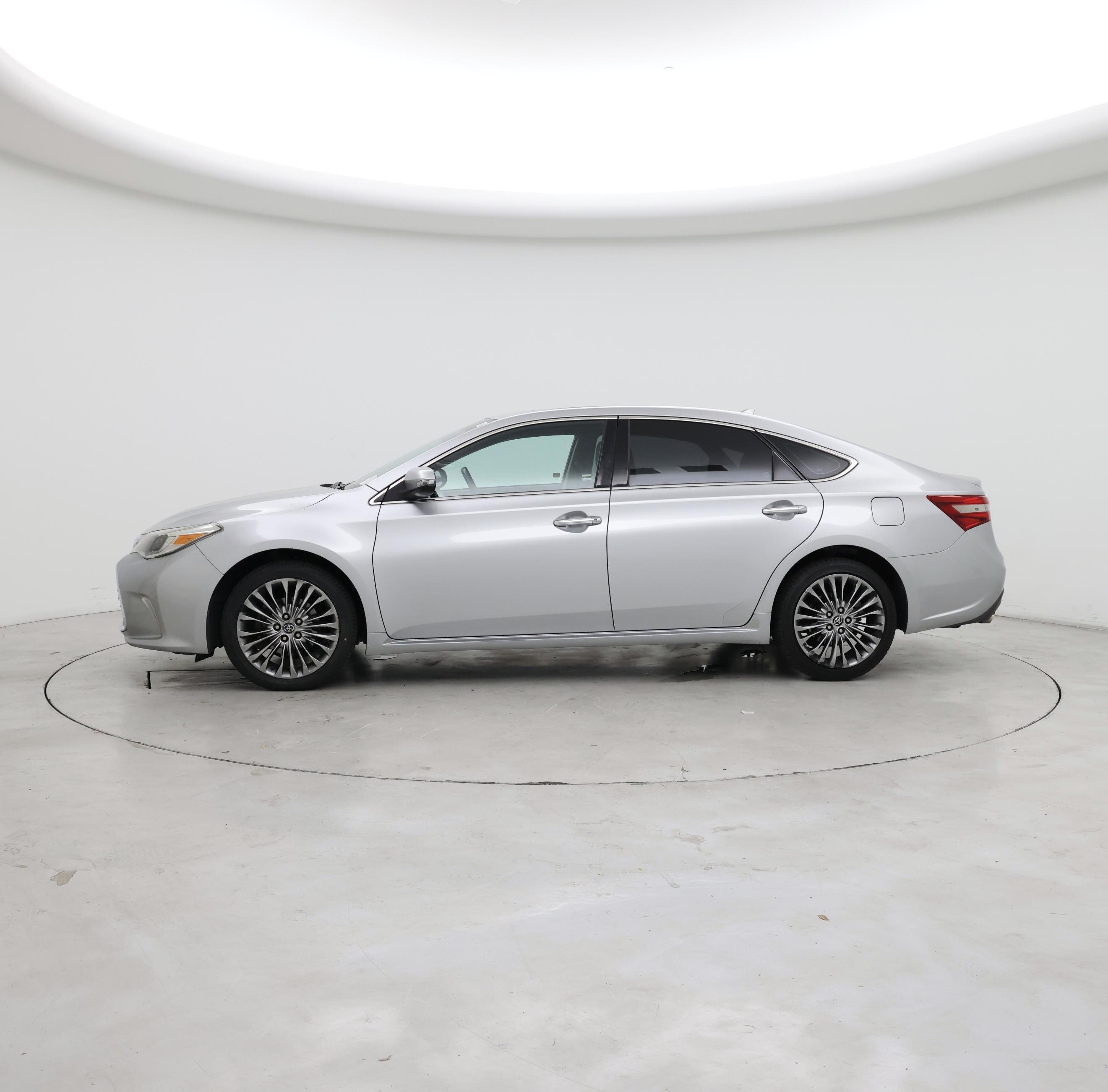 Thumbnail: 2016 Toyota Avalon - 3