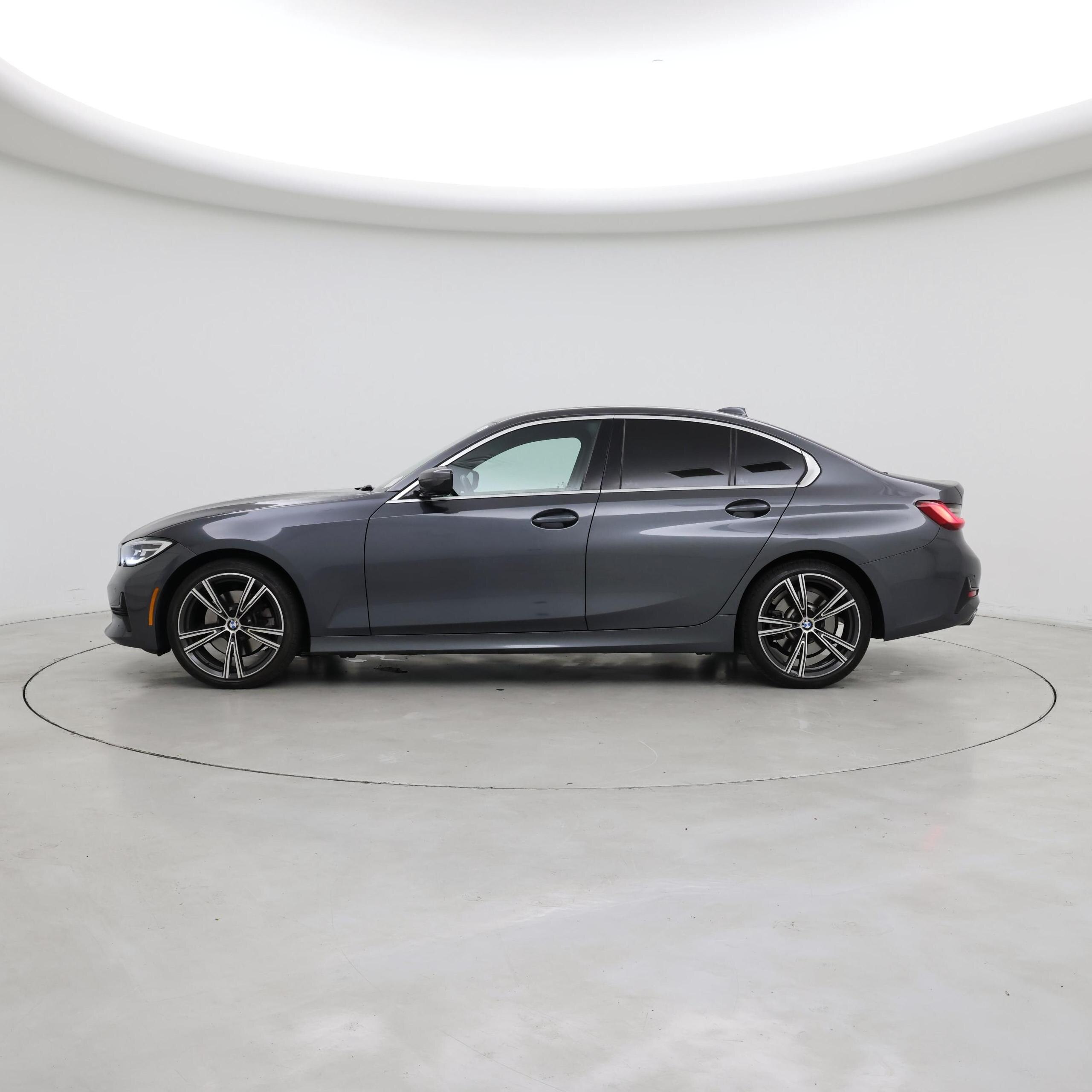 Thumbnail: 2021 BMW 3 Series - 3