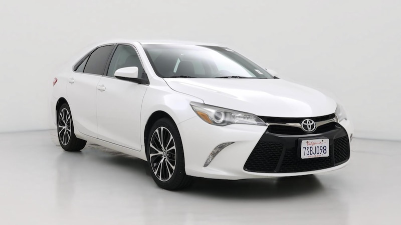 2016 Toyota Camry SE Hero Image