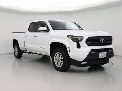 White 2024 Toyota Tacoma SR5