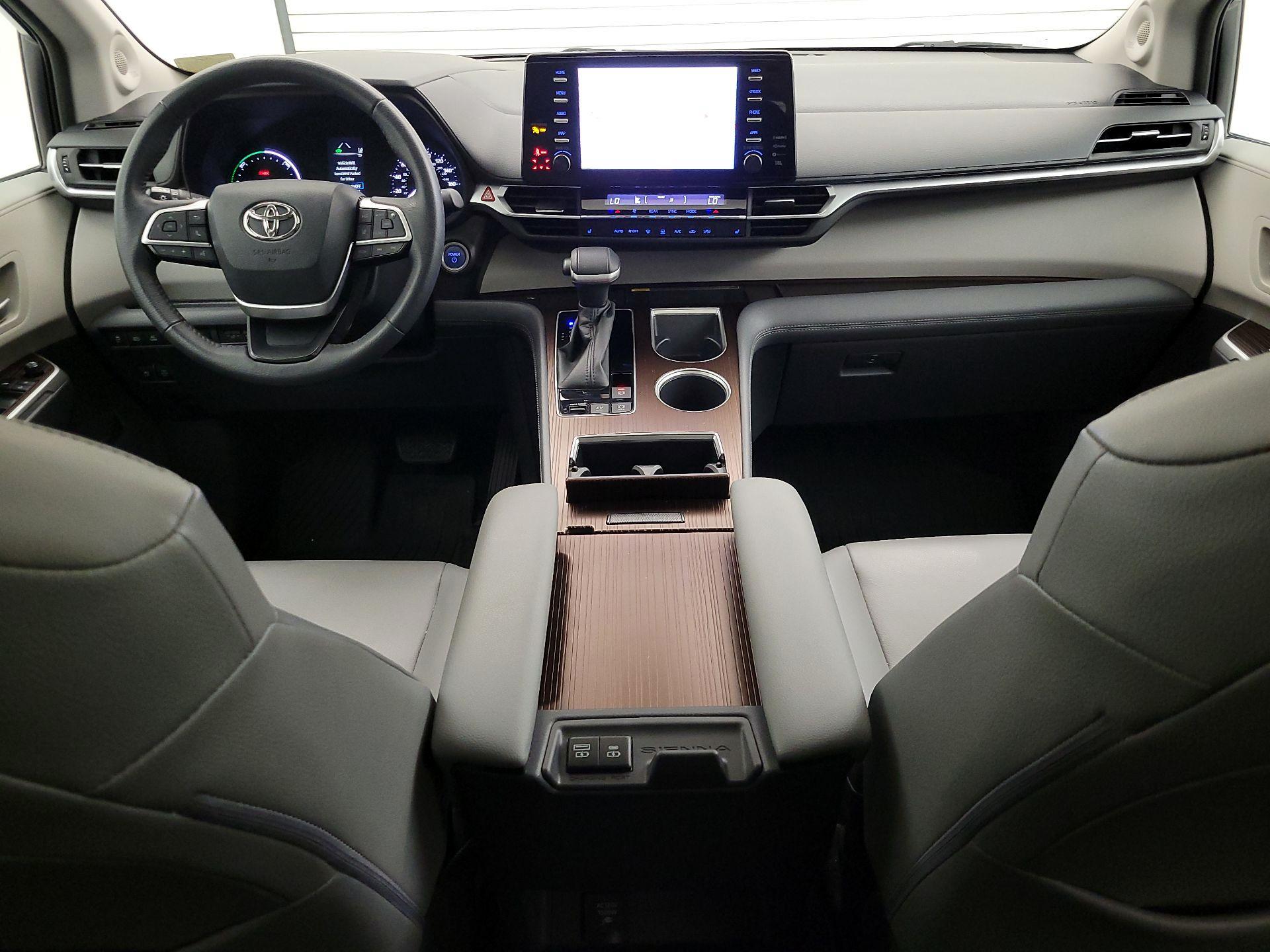 Thumbnail: 2022 Toyota Sienna - 9