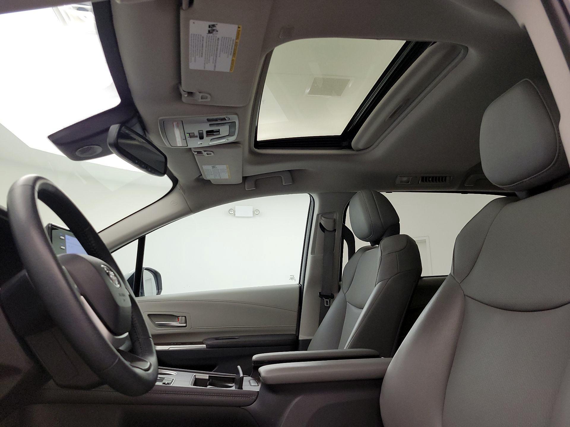 Thumbnail: 2022 Toyota Sienna - 20