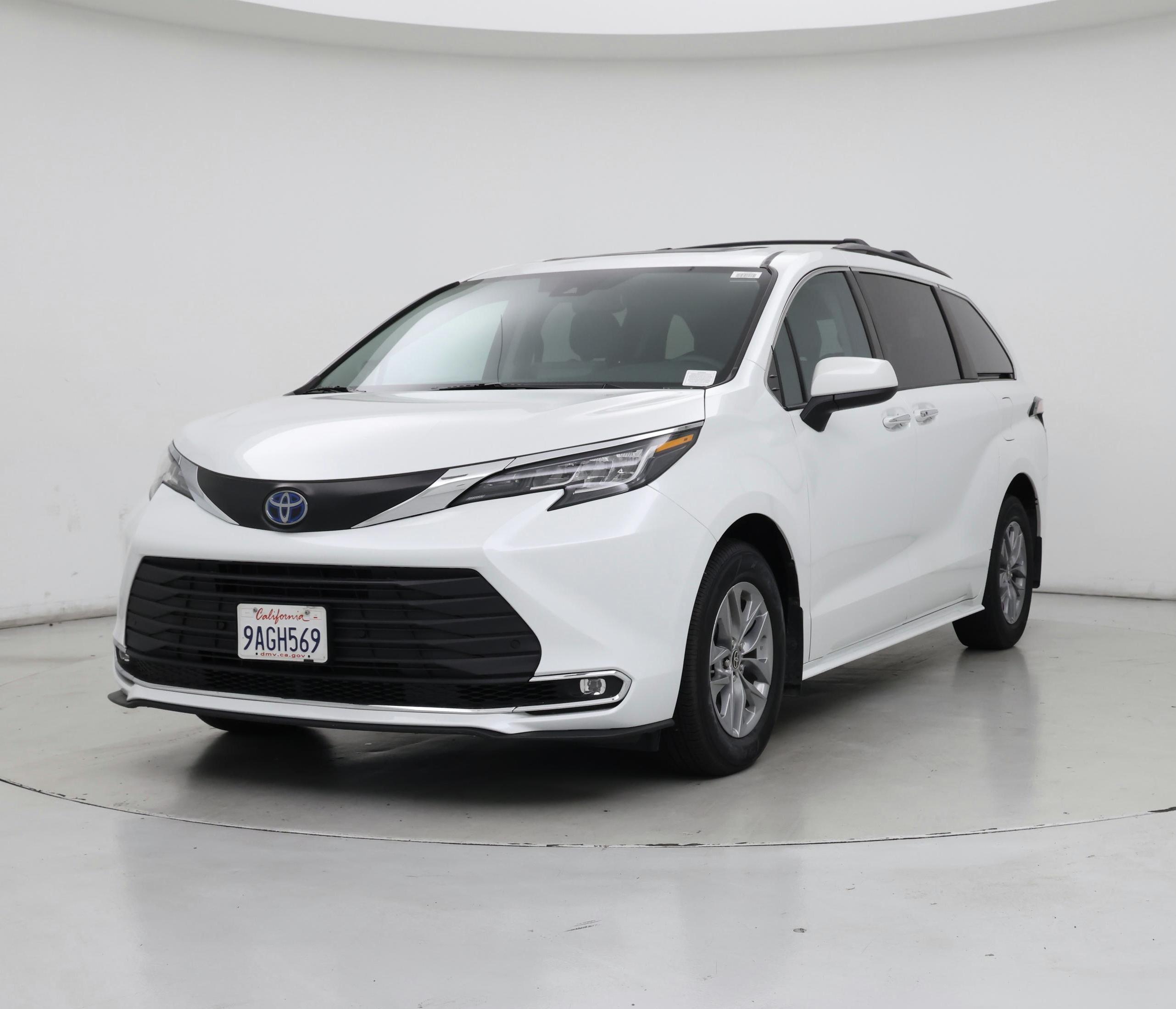 Thumbnail: 2022 Toyota Sienna - 4