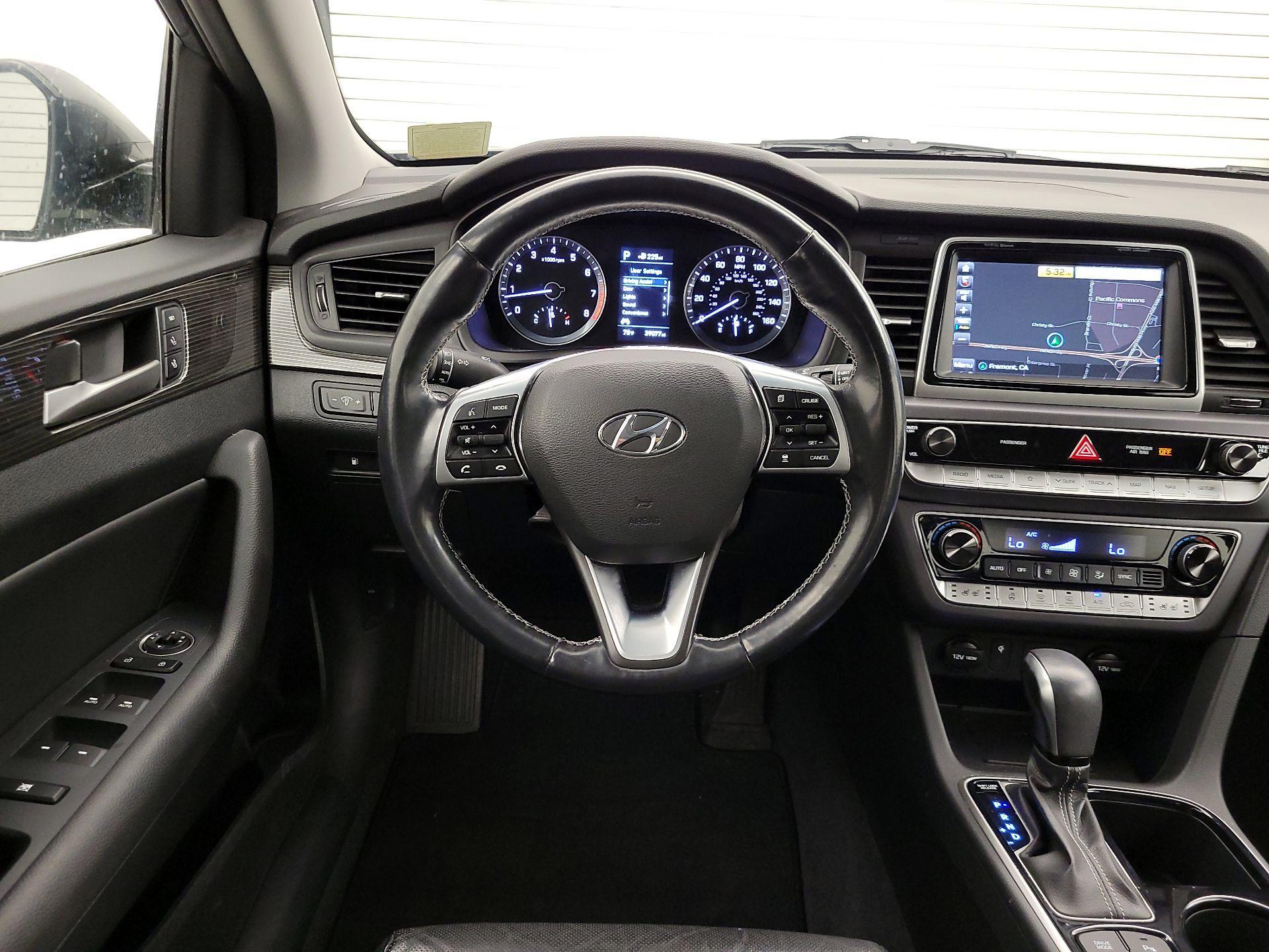 Thumbnail: 2019 Hyundai Sonata - 10