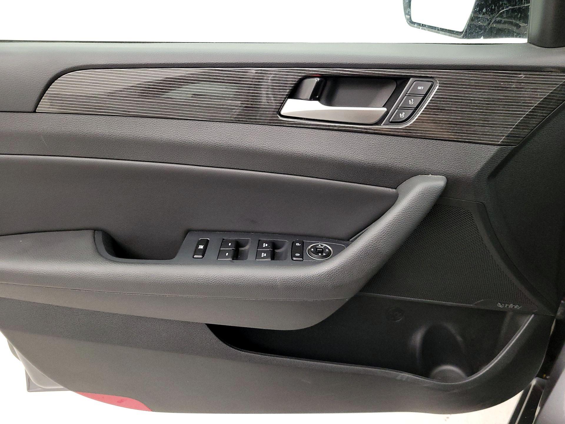 Thumbnail: 2019 Hyundai Sonata - 12
