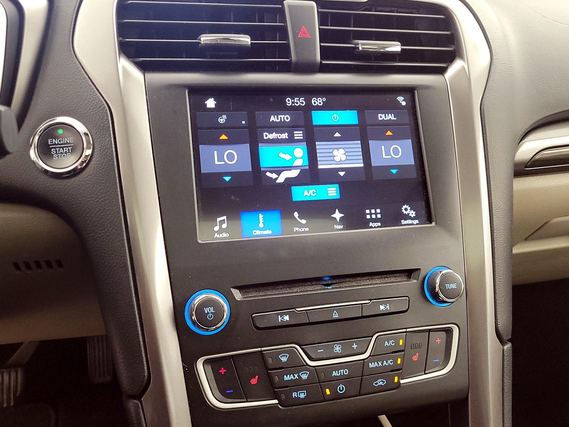 Thumbnail: 2017 Ford Fusion - 17