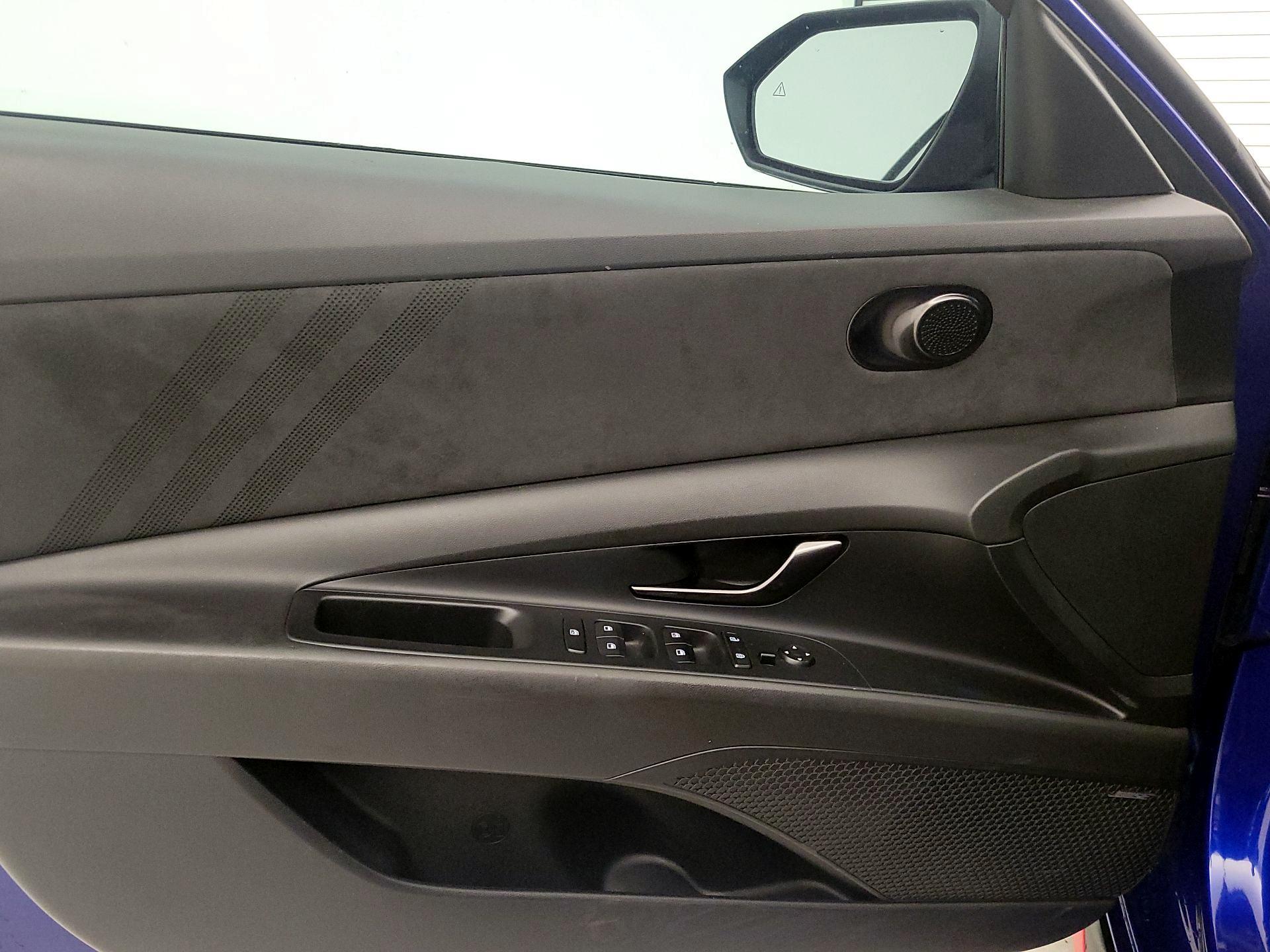 Thumbnail: 2022 Hyundai Elantra - 12