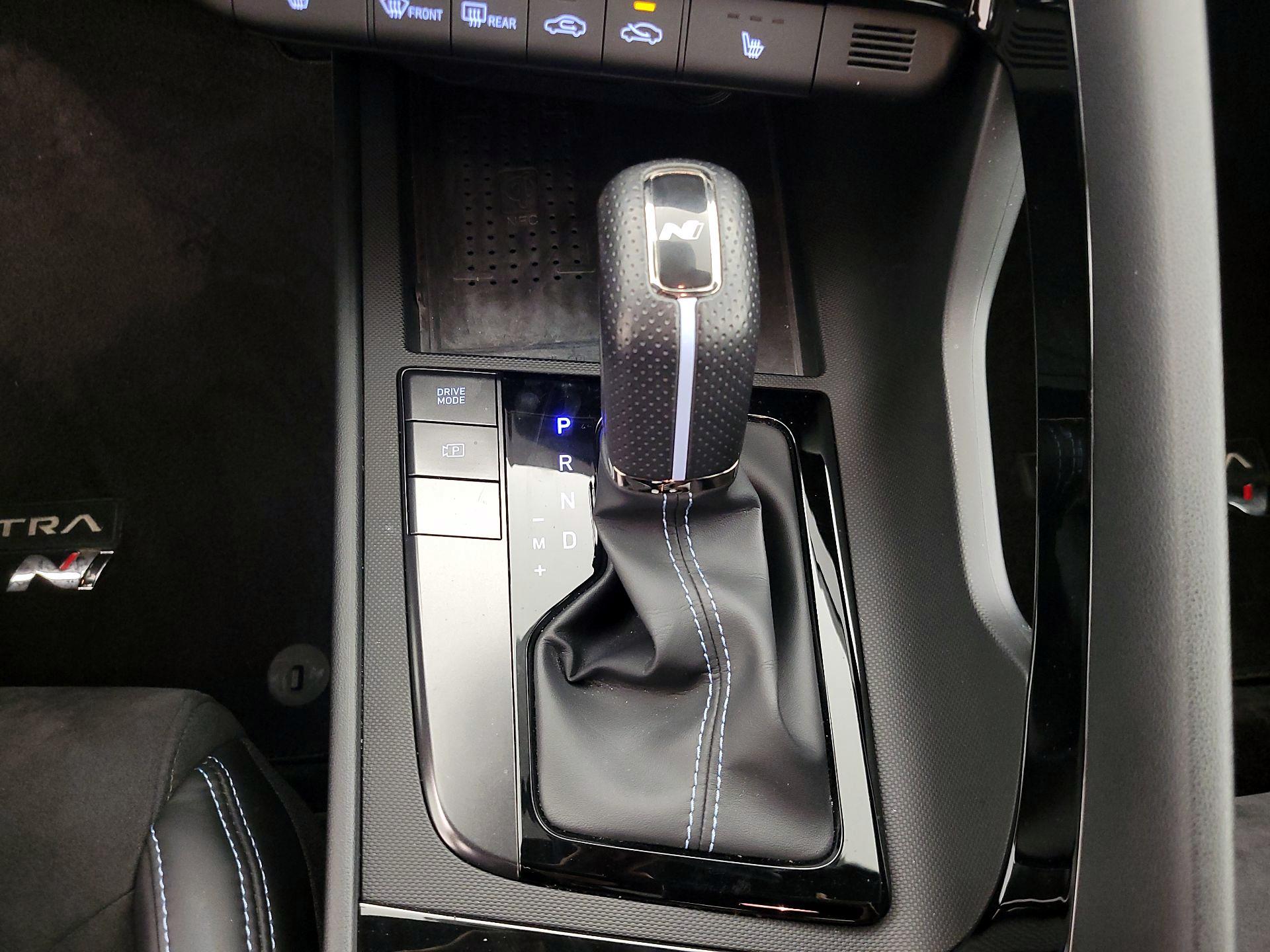 Thumbnail: 2022 Hyundai Elantra - 18