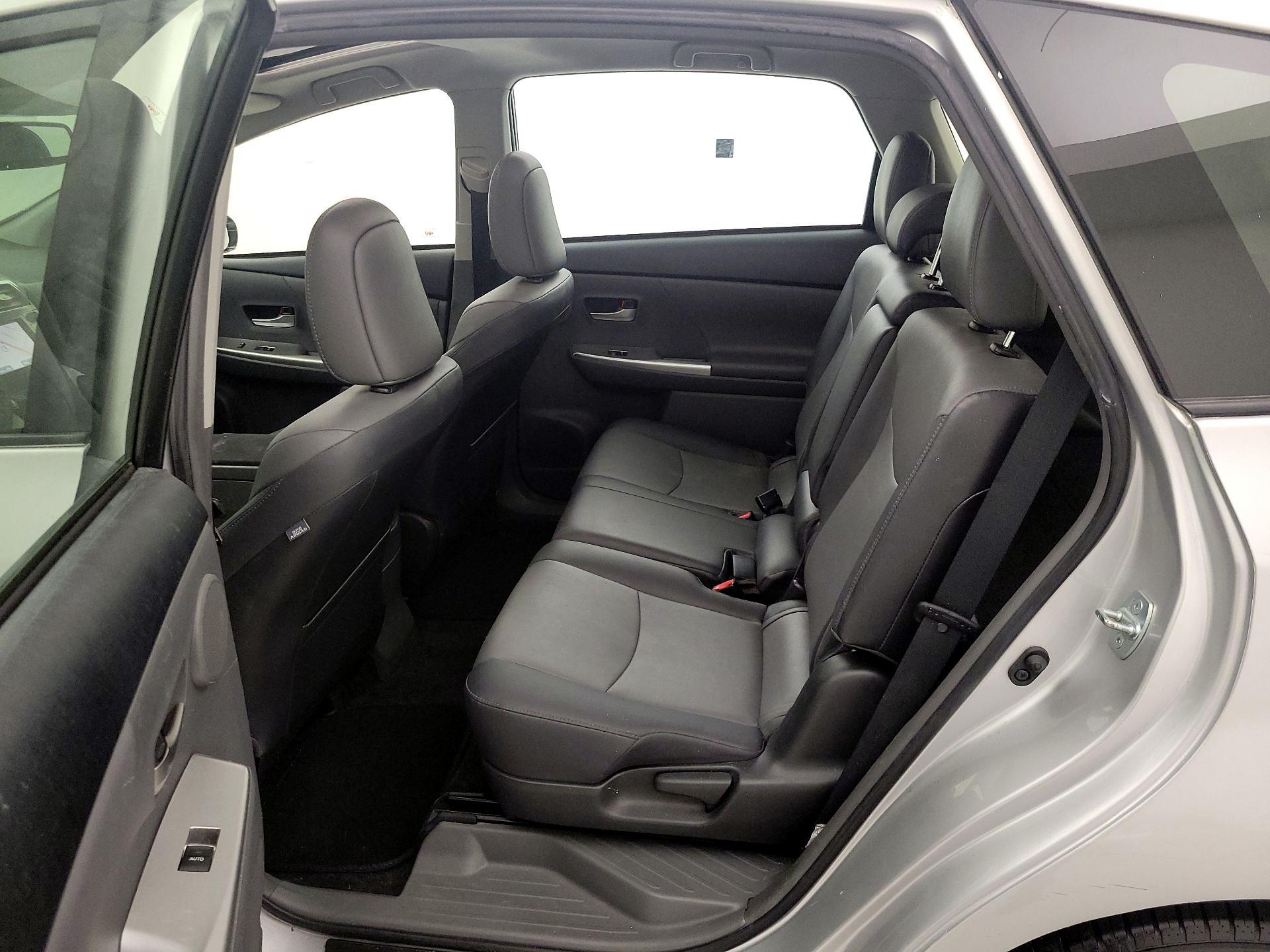 Thumbnail: 2014 Toyota Prius v - 19