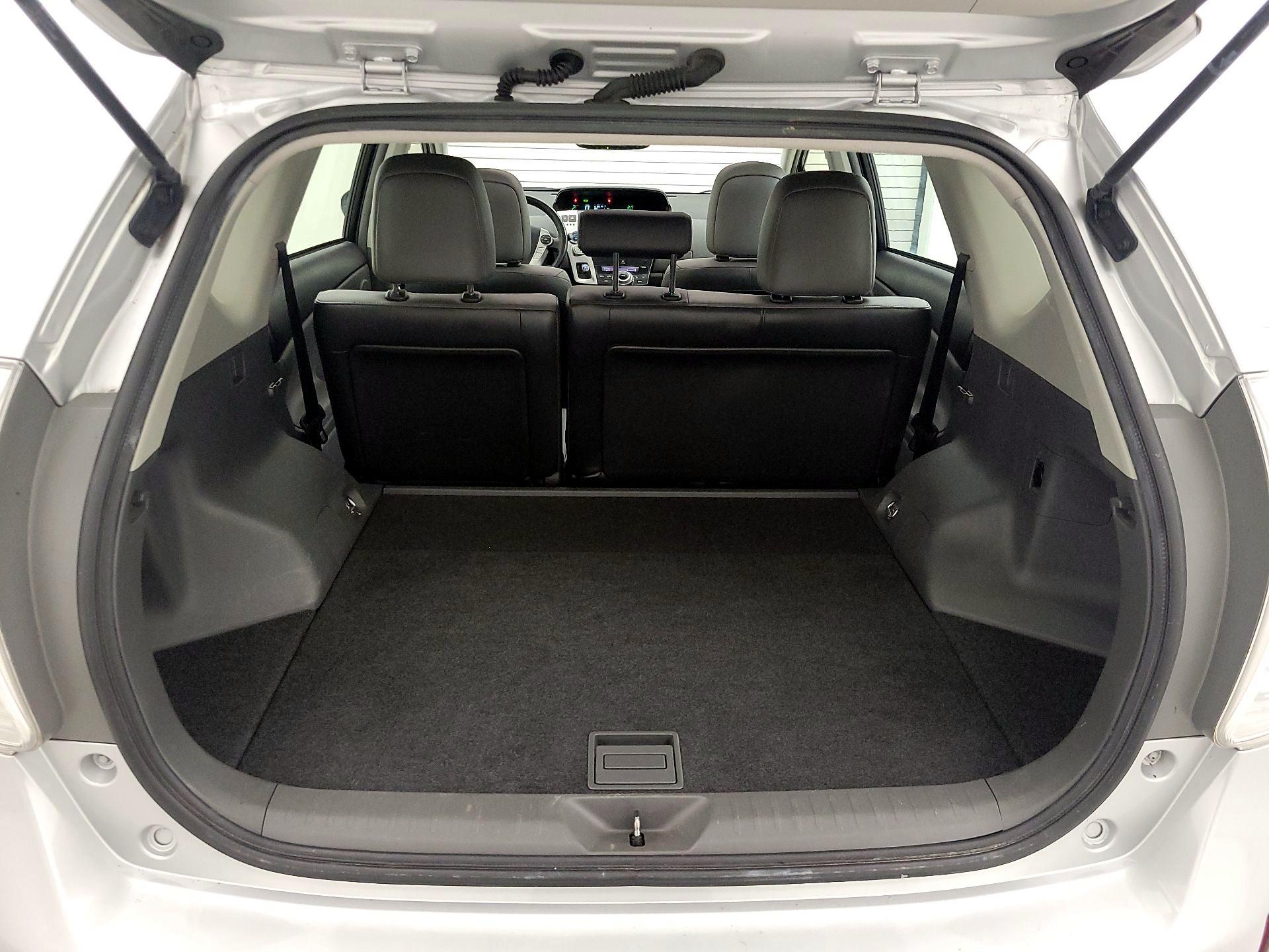 Thumbnail: 2014 Toyota Prius v - 20