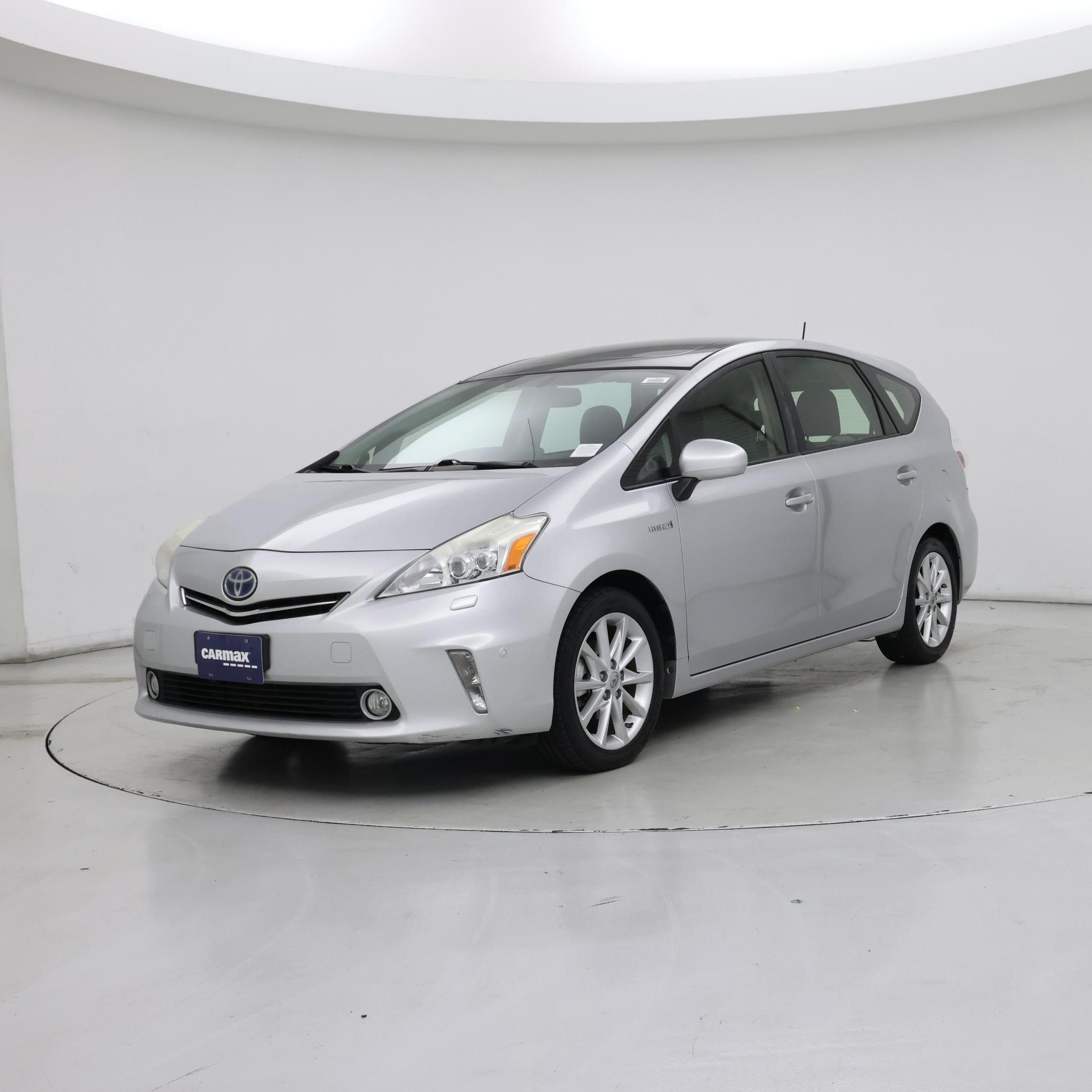 Thumbnail: 2014 Toyota Prius v - 4