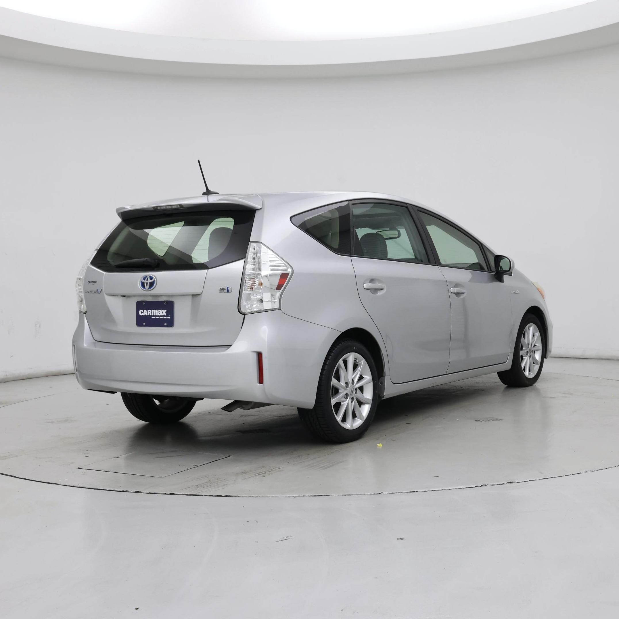 Thumbnail: 2014 Toyota Prius v - 8