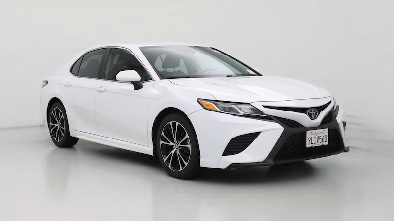 2020 Toyota Camry SE Hero Image