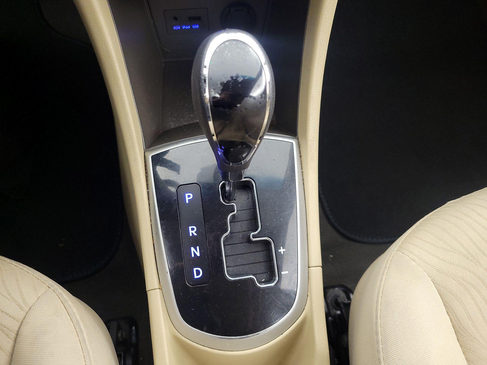 Thumbnail: 2013 Hyundai Accent - 16
