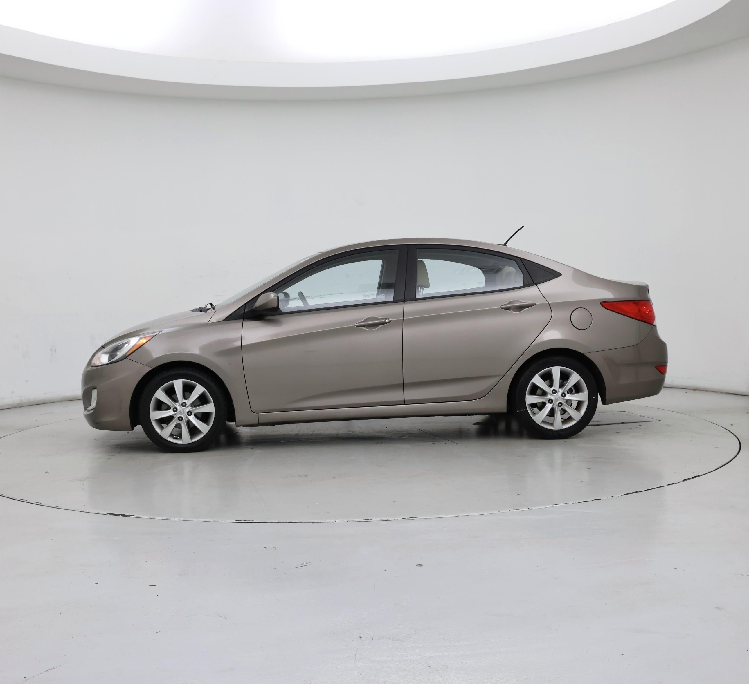 Thumbnail: 2013 Hyundai Accent - 3