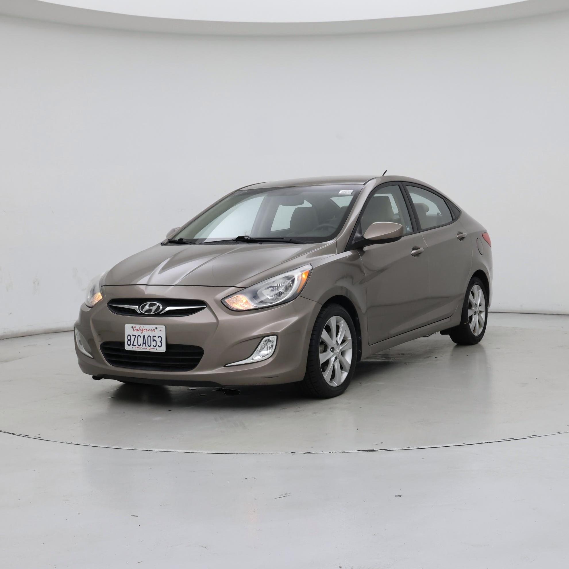 Thumbnail: 2013 Hyundai Accent - 4