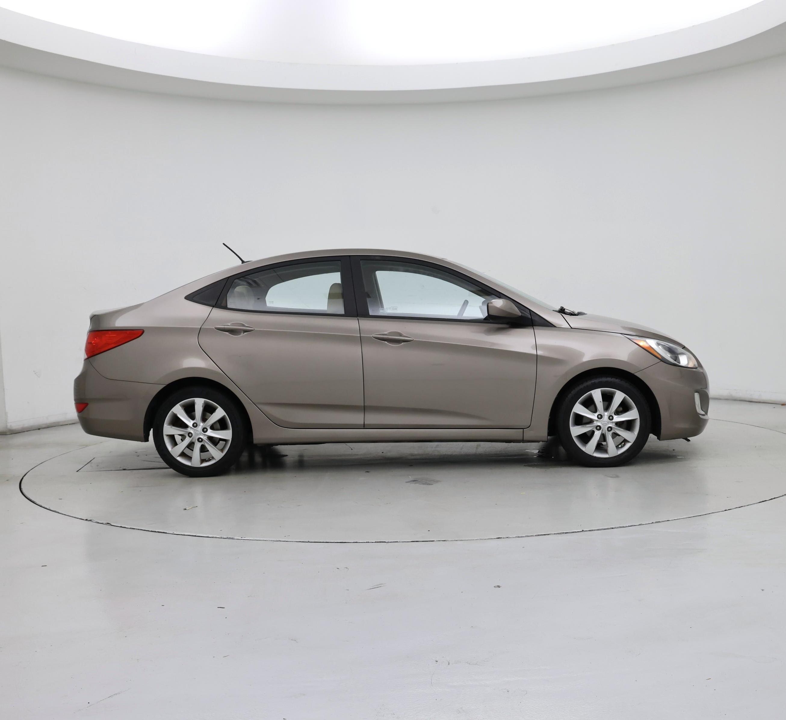 Thumbnail: 2013 Hyundai Accent - 7