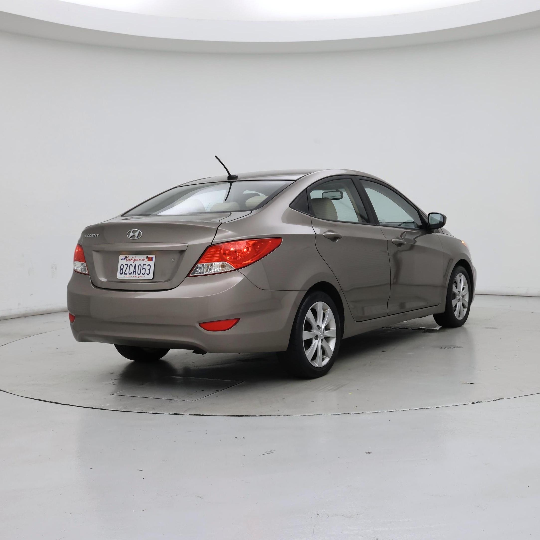 Thumbnail: 2013 Hyundai Accent - 8