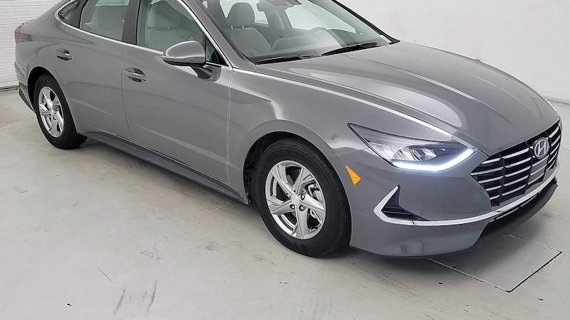 2022 Hyundai Sonata SE Hero Image