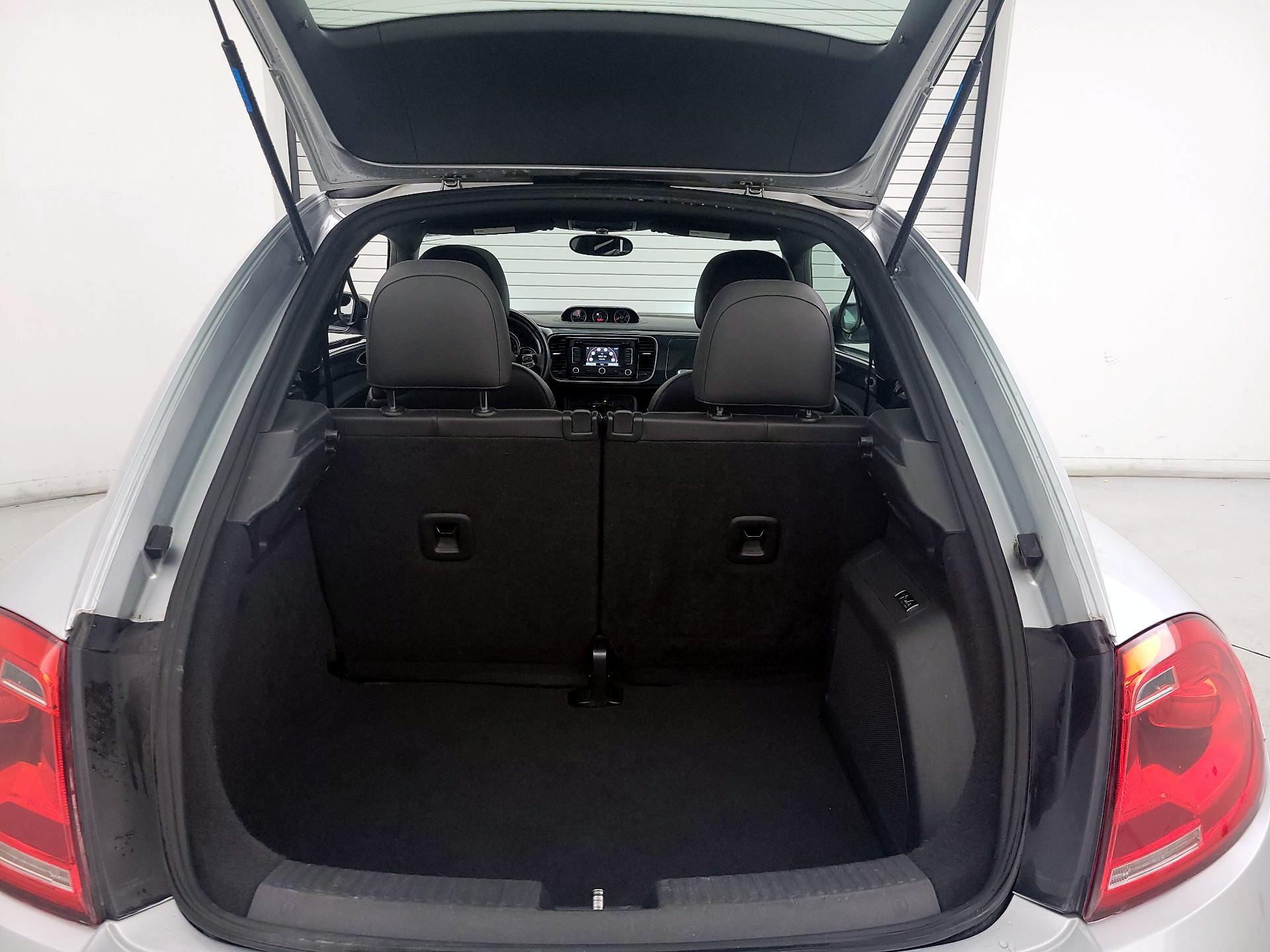 Thumbnail: 2013 Volkswagen Beetle - 16