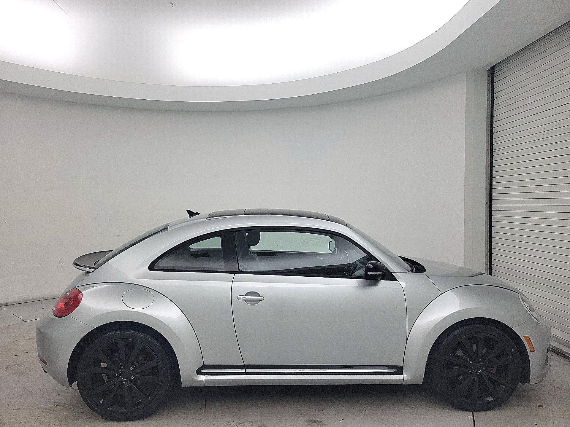 Thumbnail: 2013 Volkswagen Beetle - 4