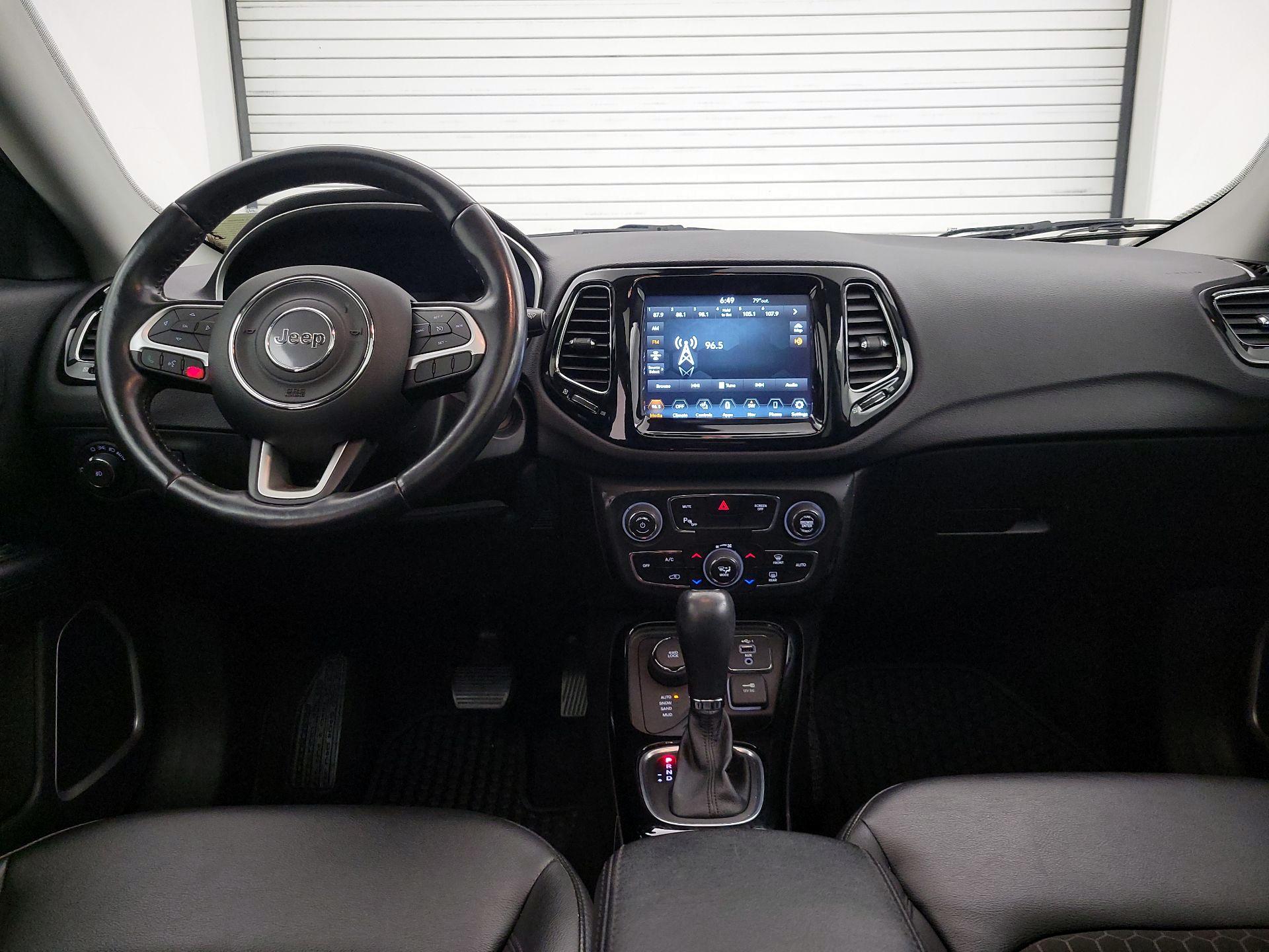 Thumbnail: 2020 Jeep Compass - 9