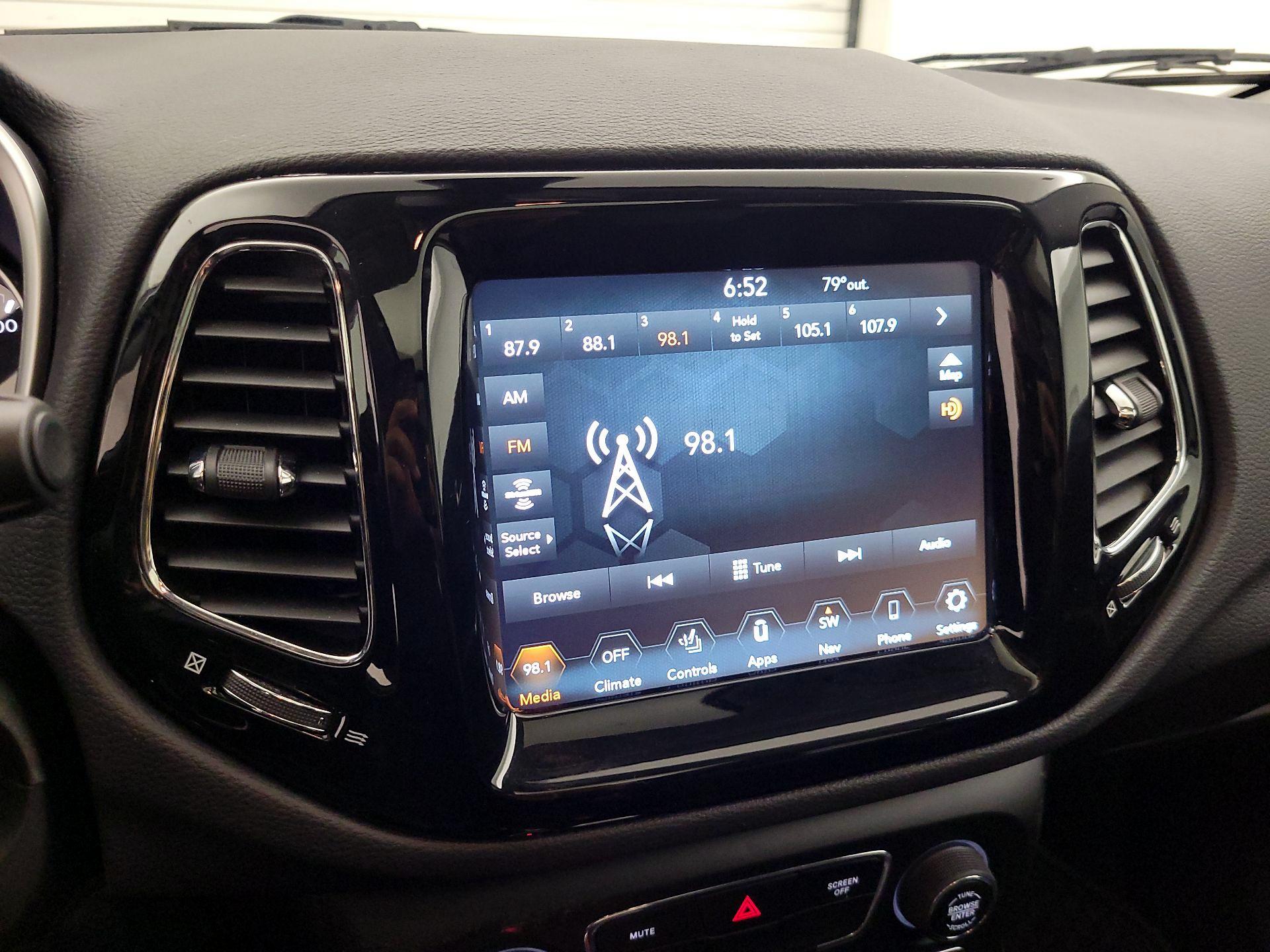 Thumbnail: 2020 Jeep Compass - 15