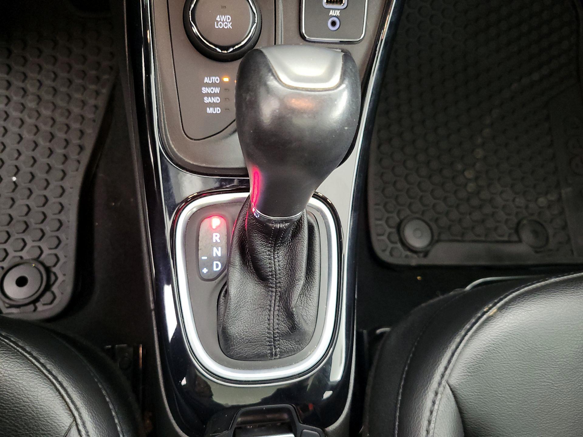 Thumbnail: 2020 Jeep Compass - 17