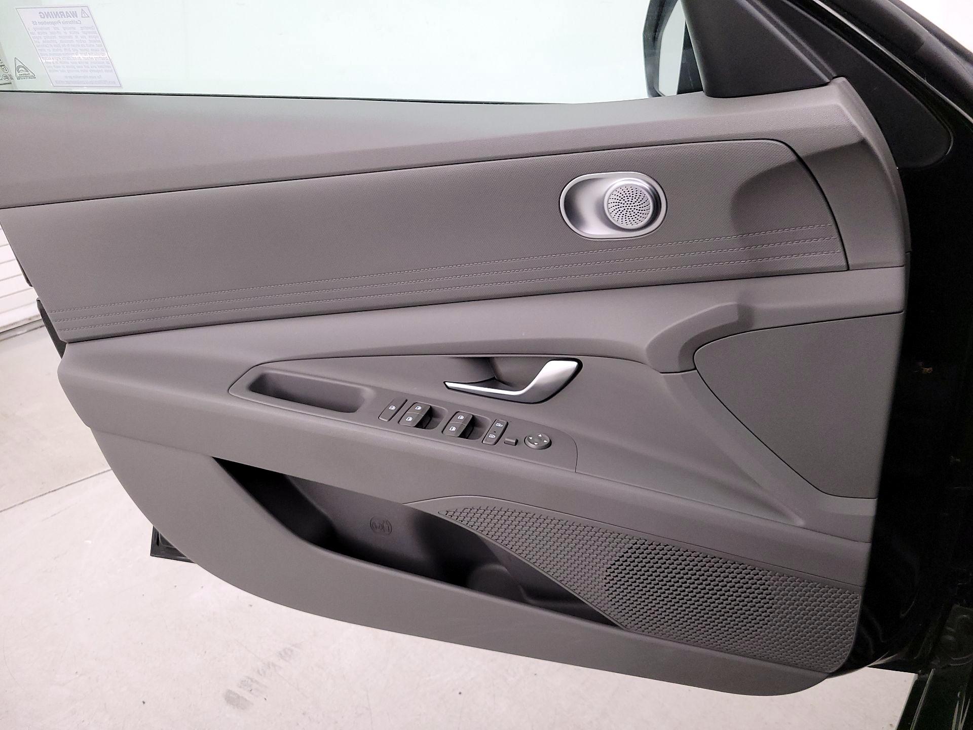 Thumbnail: 2021 Hyundai Elantra - 12