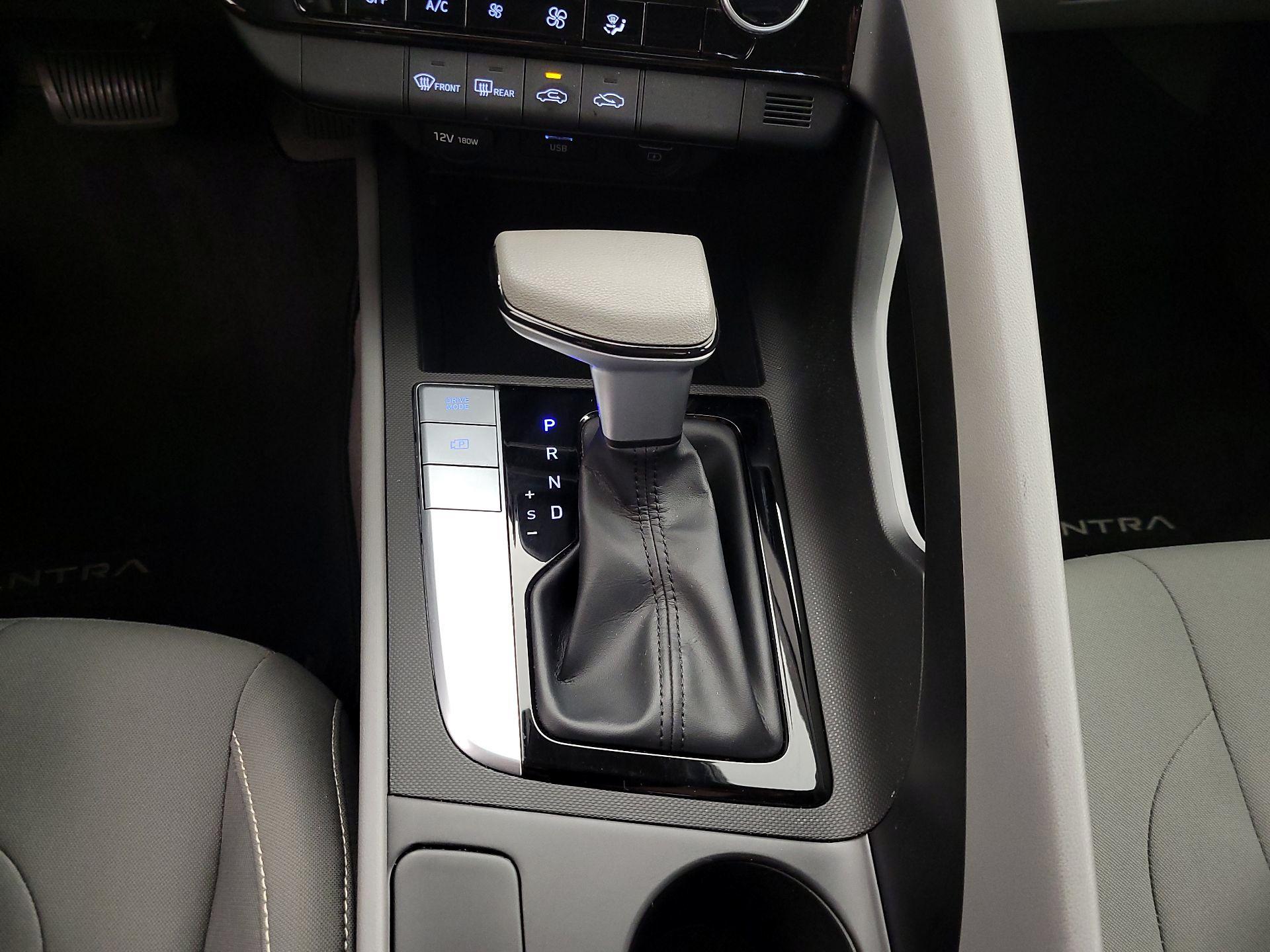 Thumbnail: 2021 Hyundai Elantra - 17
