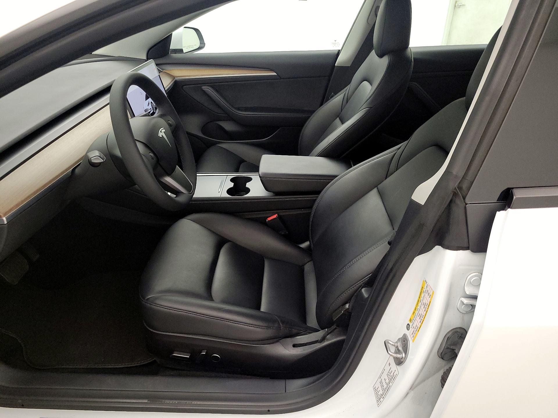 Thumbnail: 2022 Tesla Model 3 - 11
