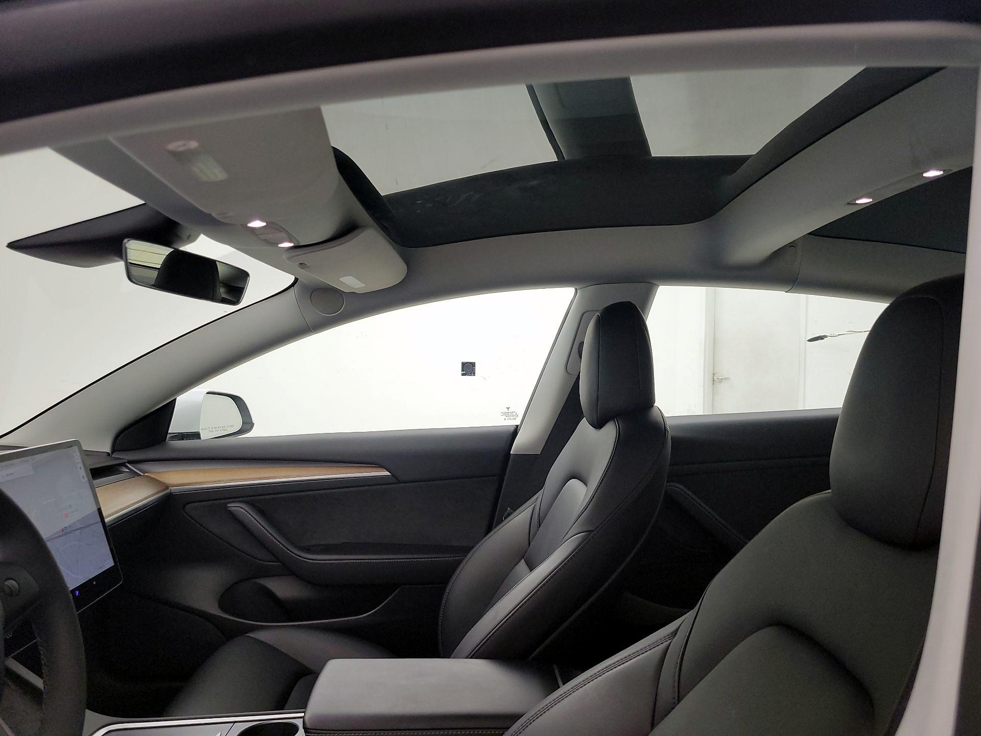 Thumbnail: 2022 Tesla Model 3 - 19