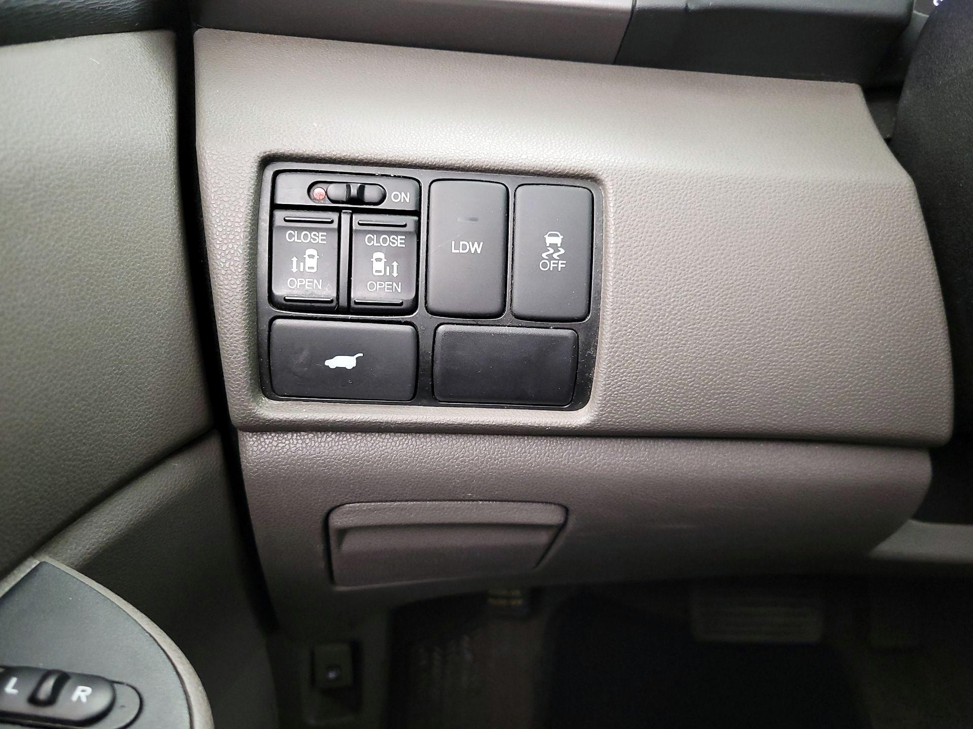 Thumbnail: 2014 Honda Odyssey - 13