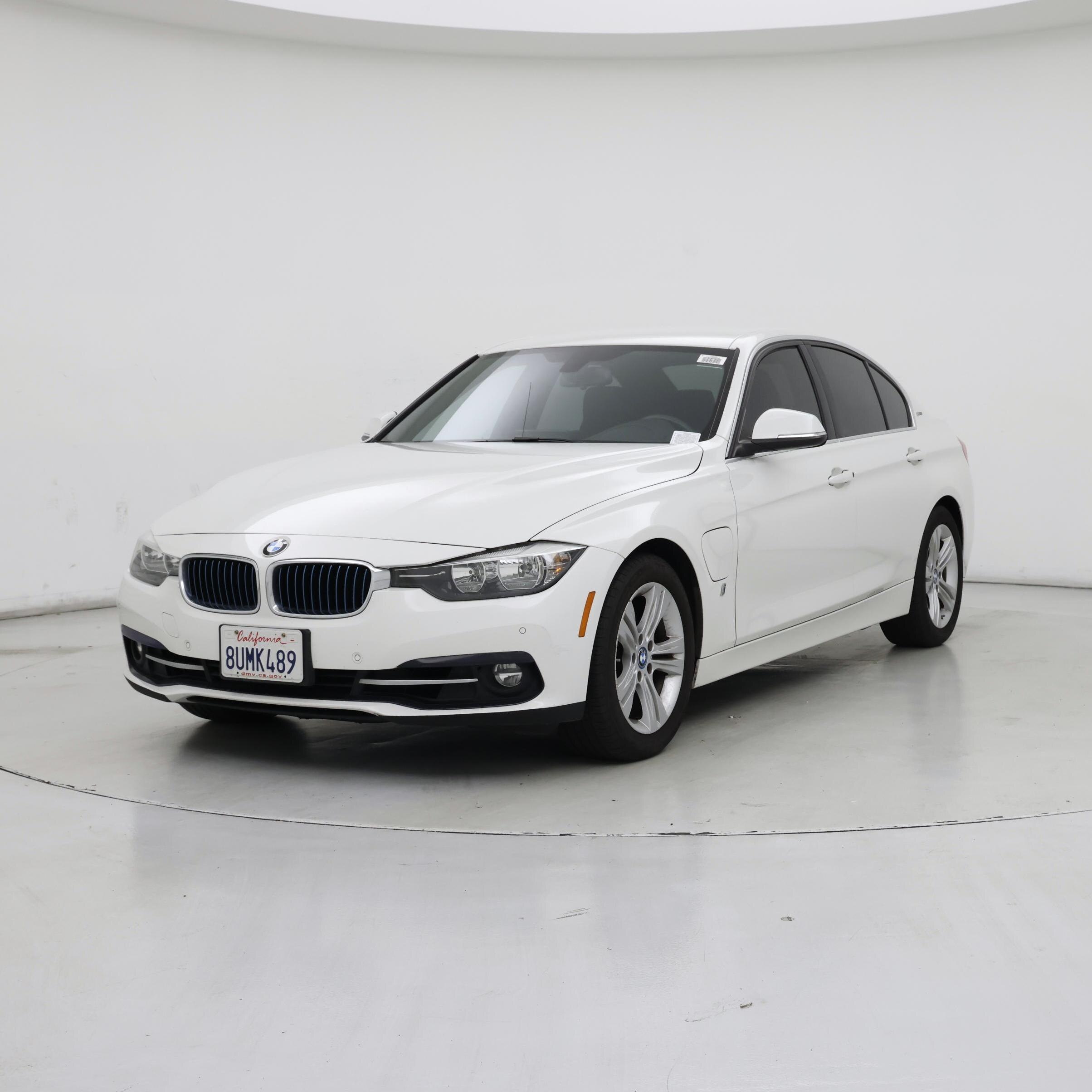 Thumbnail: 2017 BMW 3 Series - 4