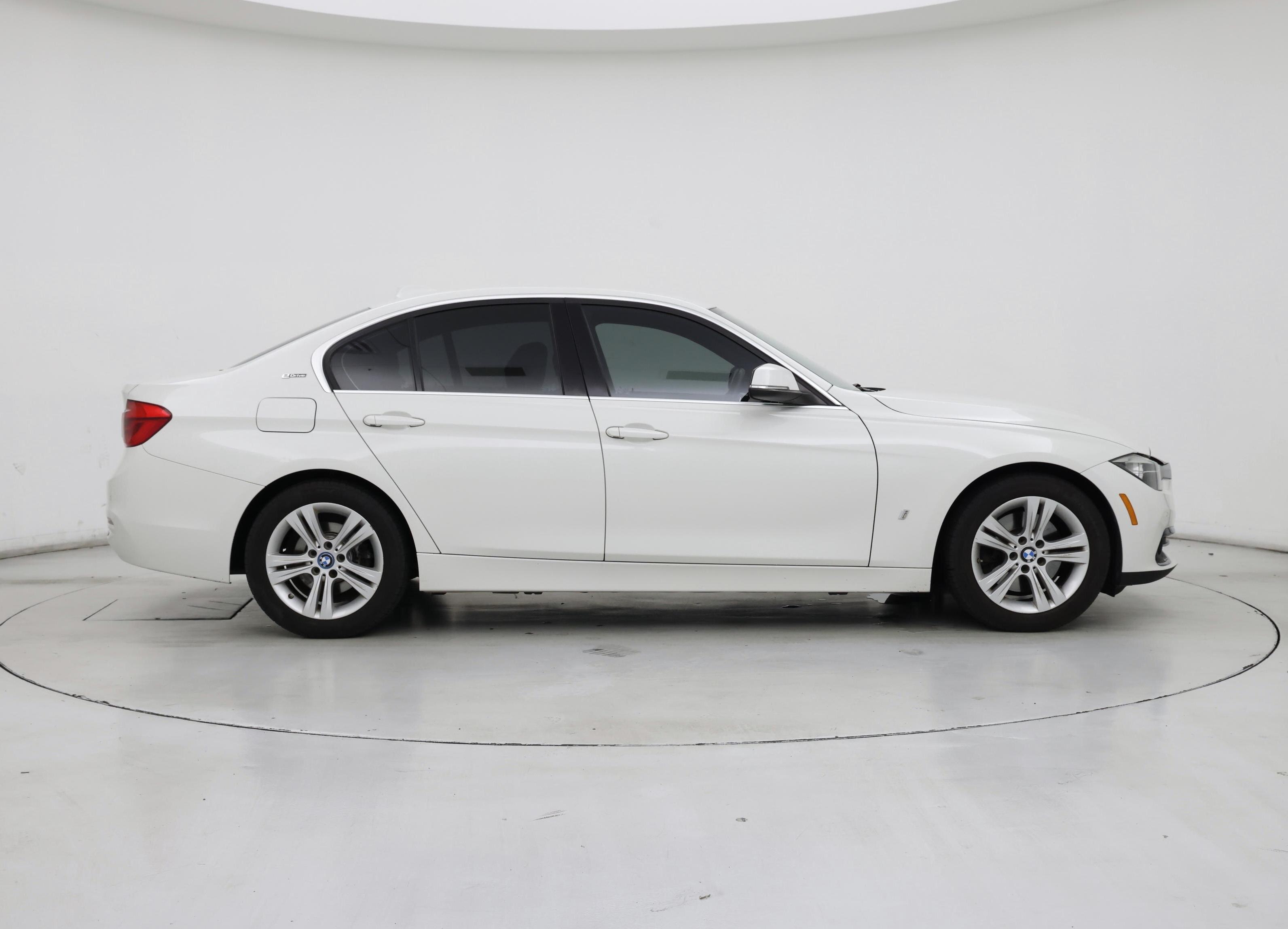Thumbnail: 2017 BMW 3 Series - 7