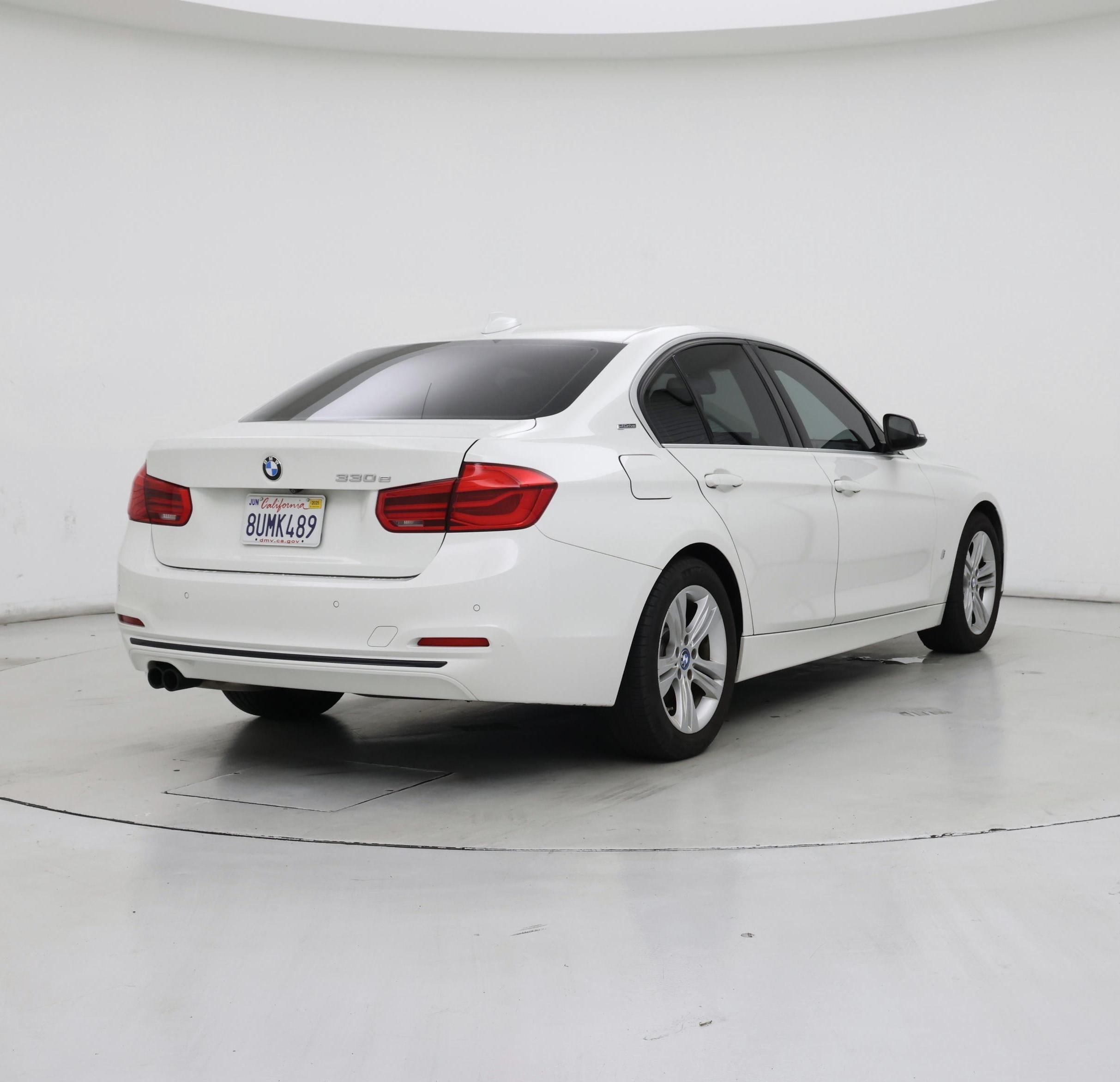 Thumbnail: 2017 BMW 3 Series - 8