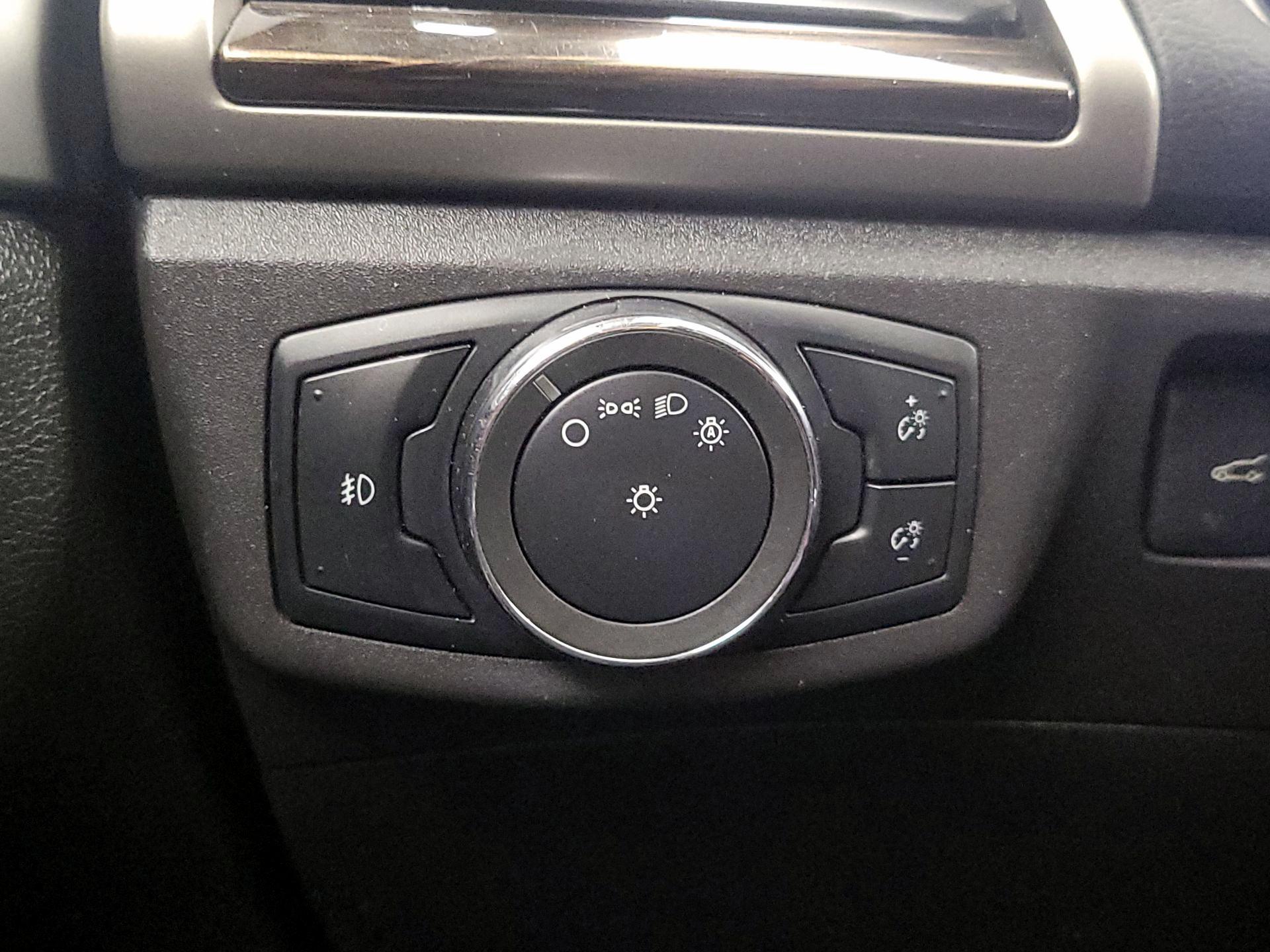 Thumbnail: 2015 Ford Fusion - 13