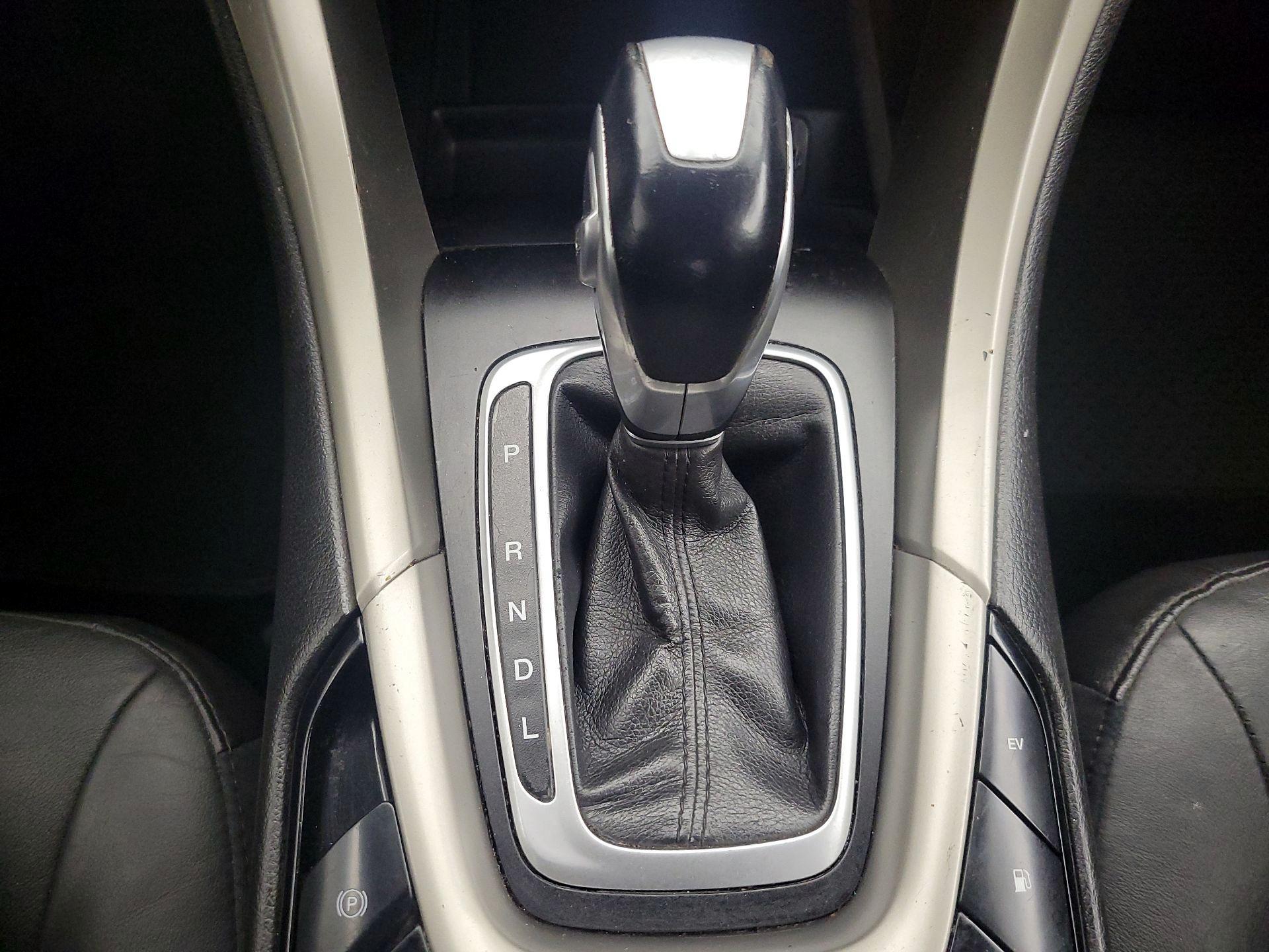 Thumbnail: 2015 Ford Fusion - 17