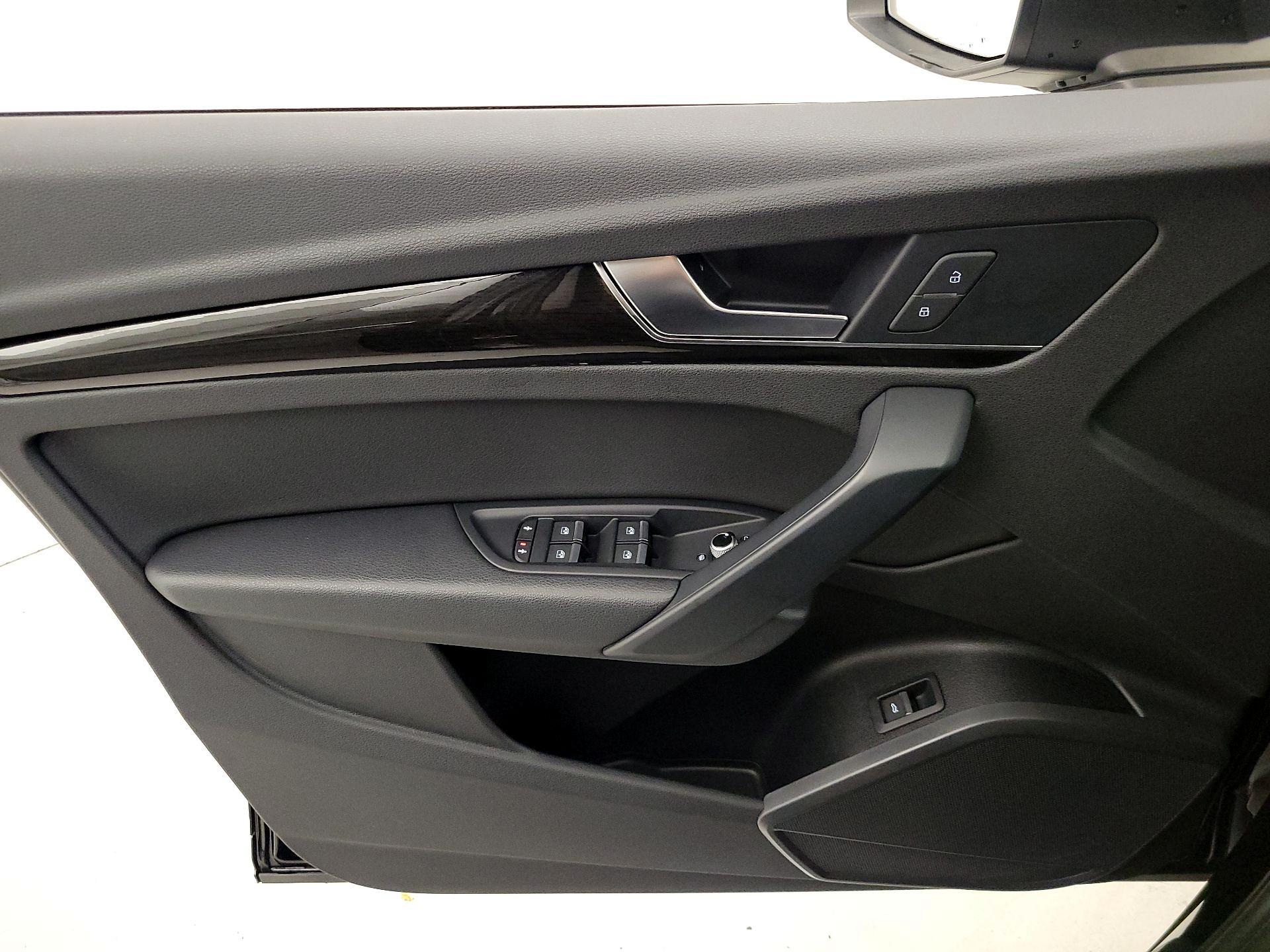 Thumbnail: 2019 Audi Q5 - 12