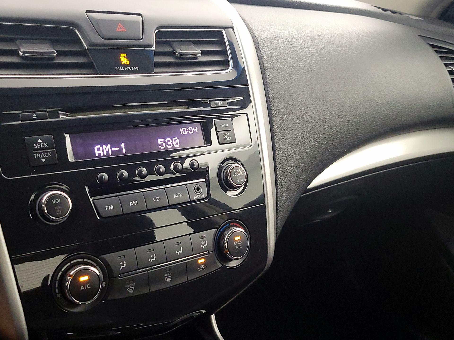 Thumbnail: 2013 Nissan Altima - 14